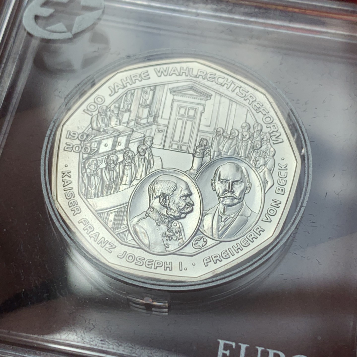 《竞宝斋》第89场-本周日，周一，周四，3场连拍（全场不限金额包邮） 奥地利 2007年 男性普选权百周年纪念 5欧元 九边形银币