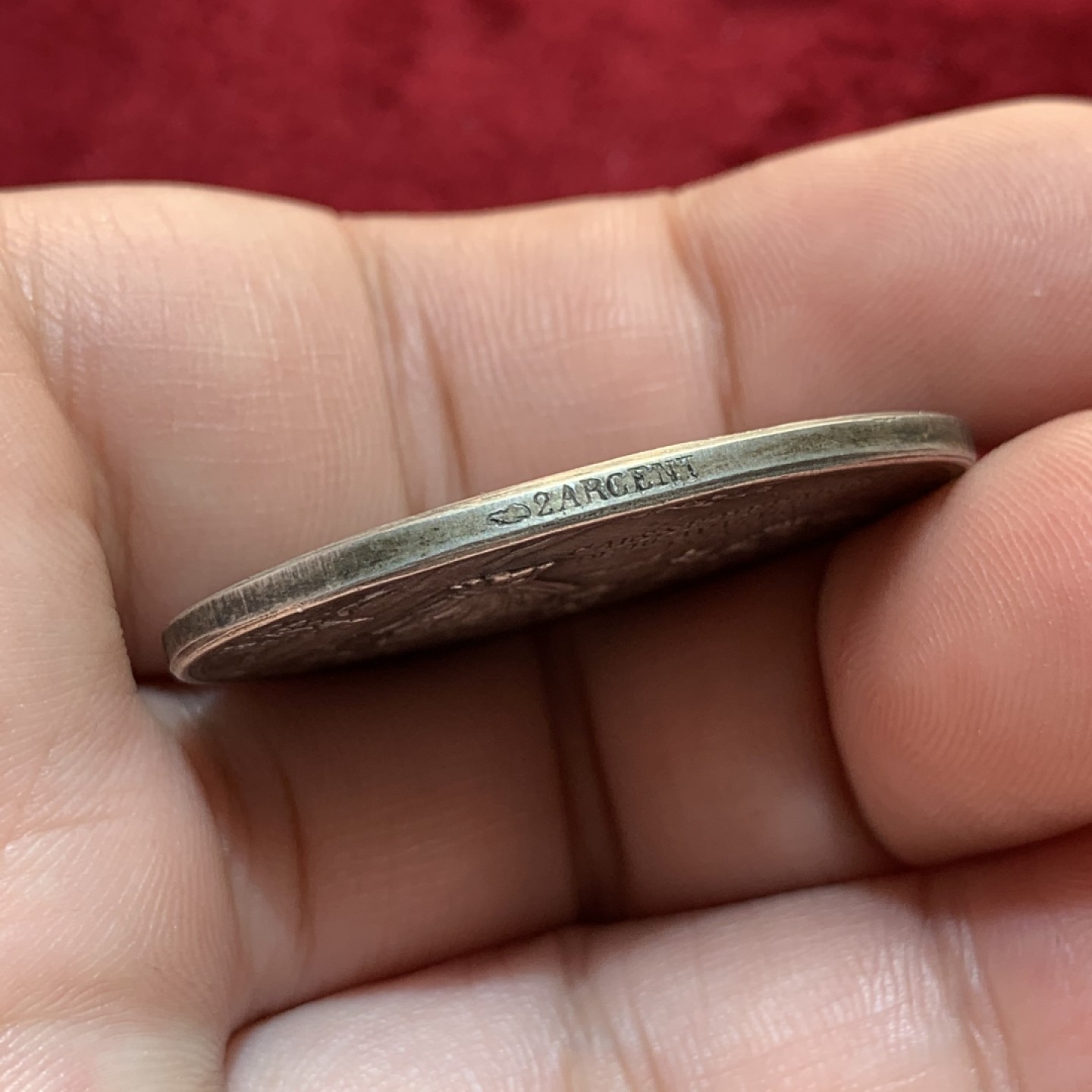 《竞宝斋》第89场-本周日，周一，周四，3场连拍（全场不限金额包邮） 原味好品 法国1835年椭圆形 银章 20克重 正面田园风光 背面城市景观 属实难觅