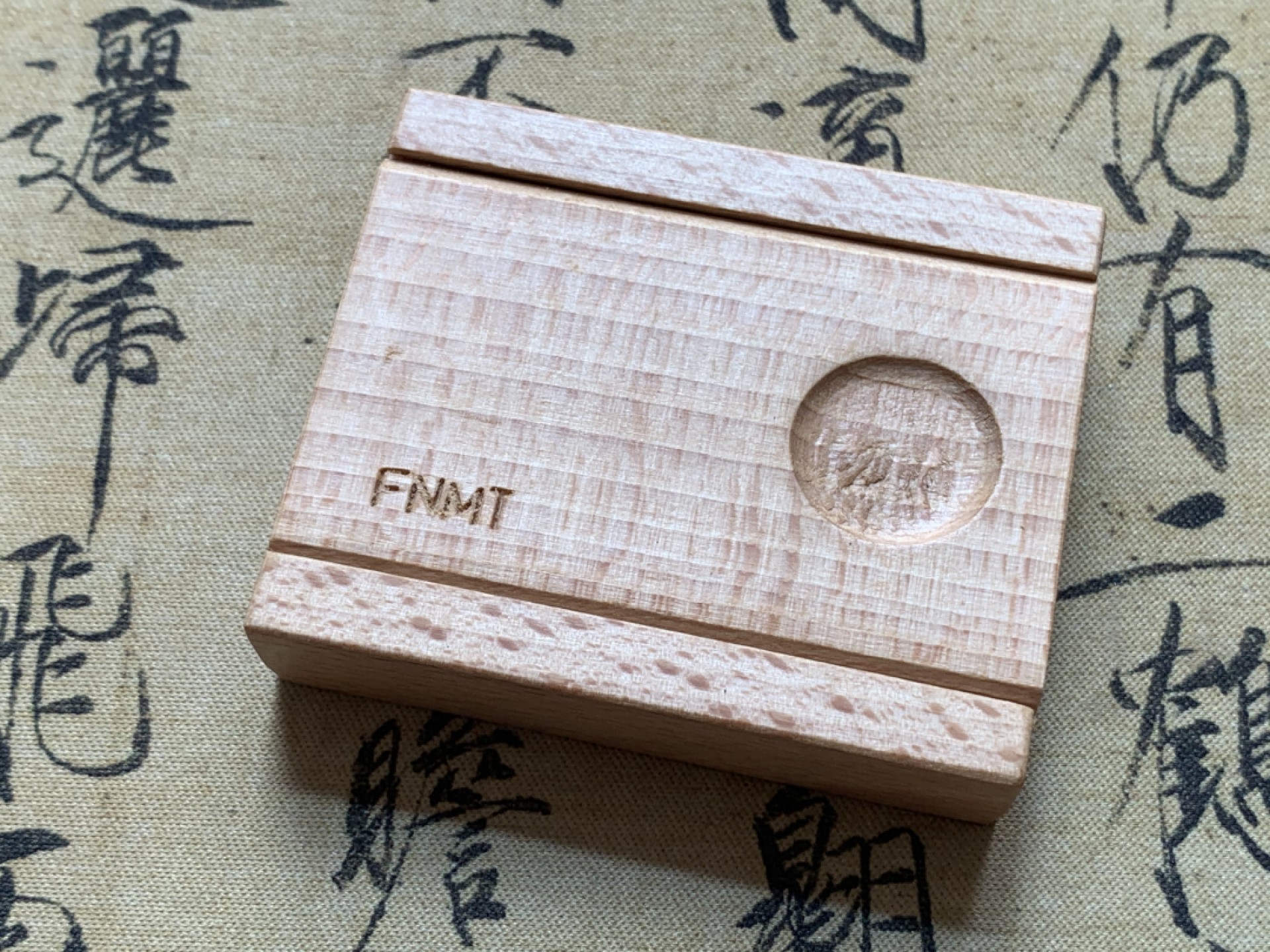 《竞宝斋》第89场-本周日，周一，周四，3场连拍（全场不限金额包邮） 木盒 西班牙1989年纪念 ECU银章 属于1ECU尺寸同系列 925银