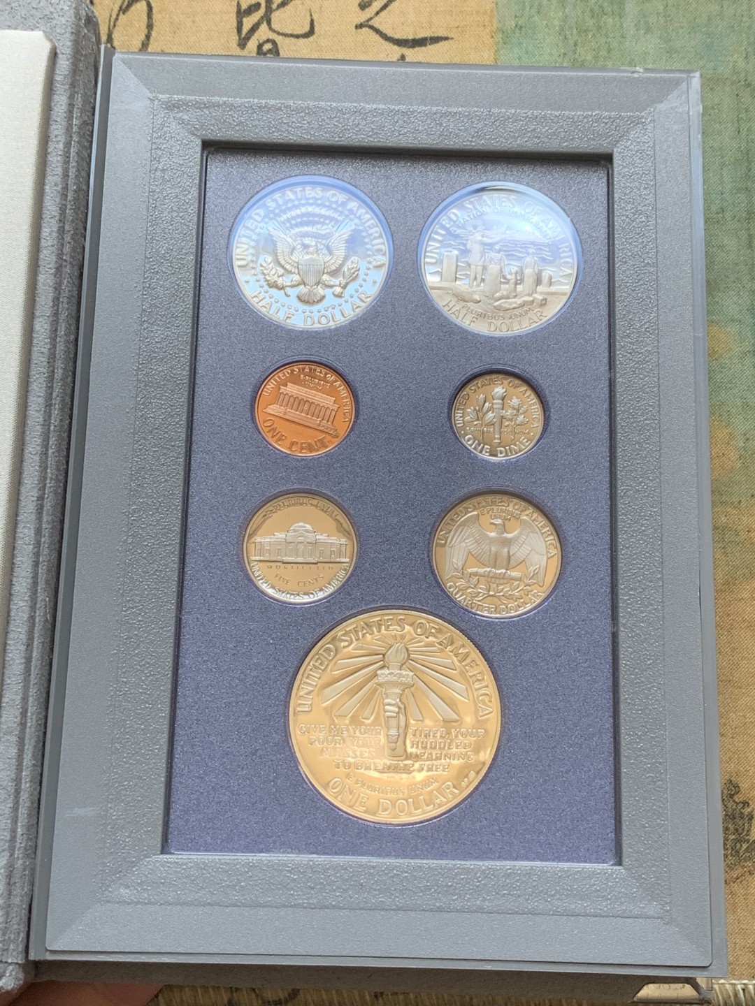 《竞宝斋》第89场-本周日，周一，周四，3场连拍（全场不限金额包邮） 原盒证书美国1986年自由女神像精制套币