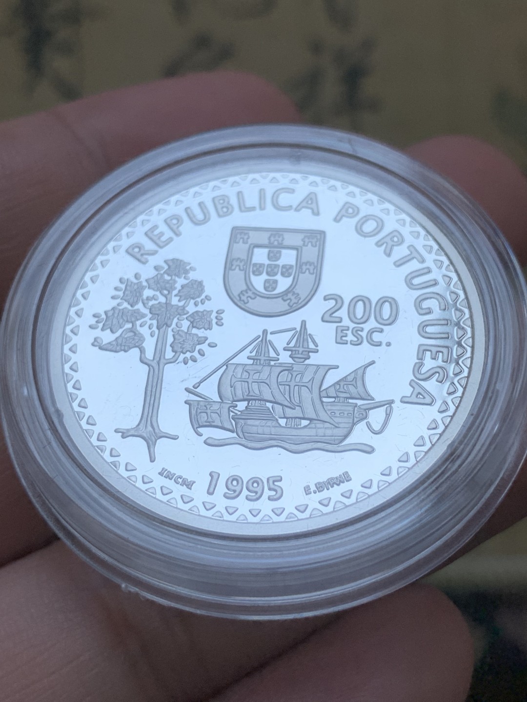 《竞宝斋》第89场-本周日，周一，周四，3场连拍（全场不限金额包邮） 原盒证书 葡萄牙1995年 纪念马六甲印尼群岛东帝汶澳大利亚航线开辟 四枚装 200埃斯库多精制大银币 单枚26.5克 925银 非常漂亮