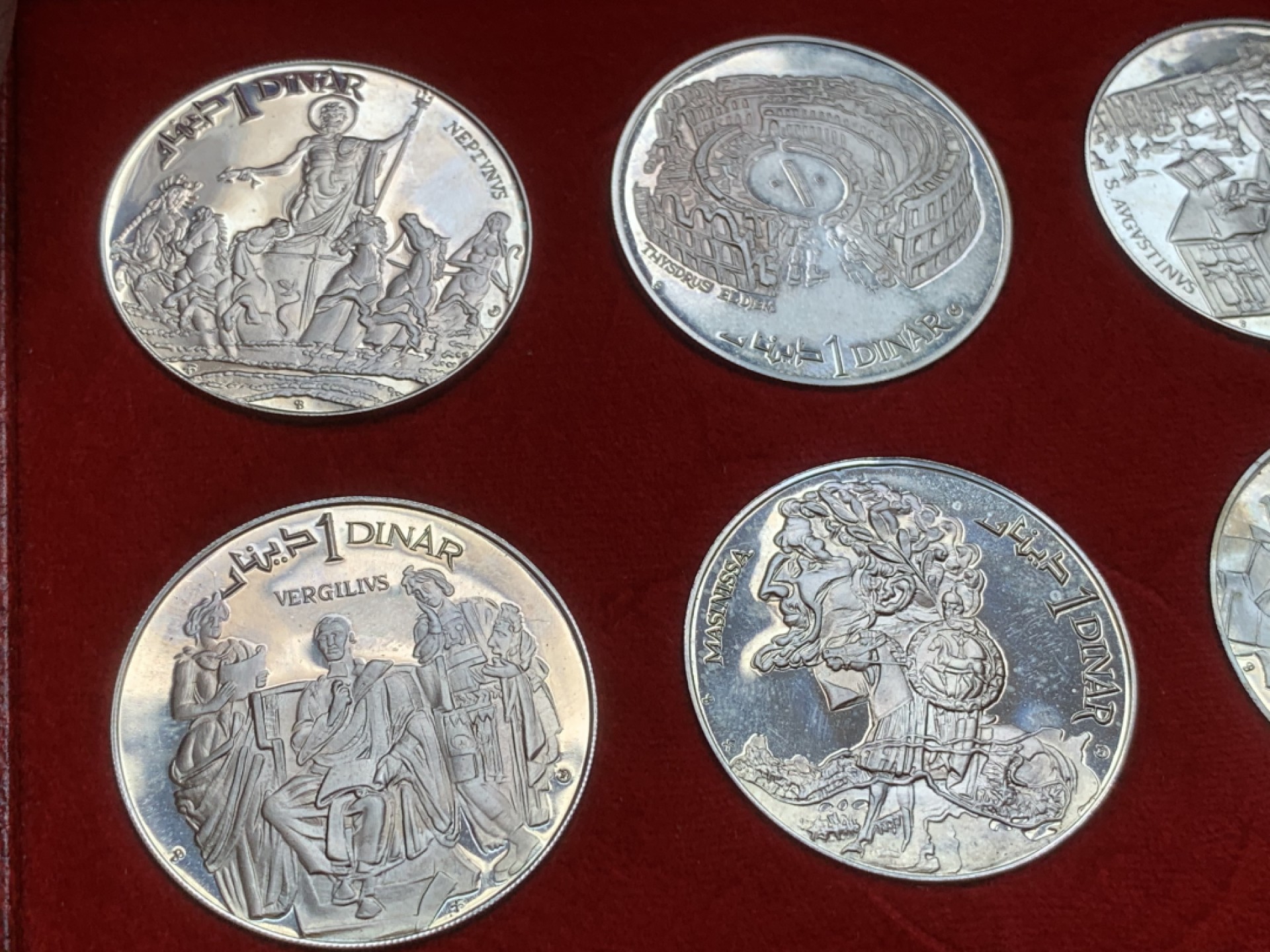 《竞宝斋》第89场-本周日，周一，周四，3场连拍（全场不限金额包邮） 大红盒 突尼斯1969年 10枚1第纳尔精制大银币套装 疯涨的品种