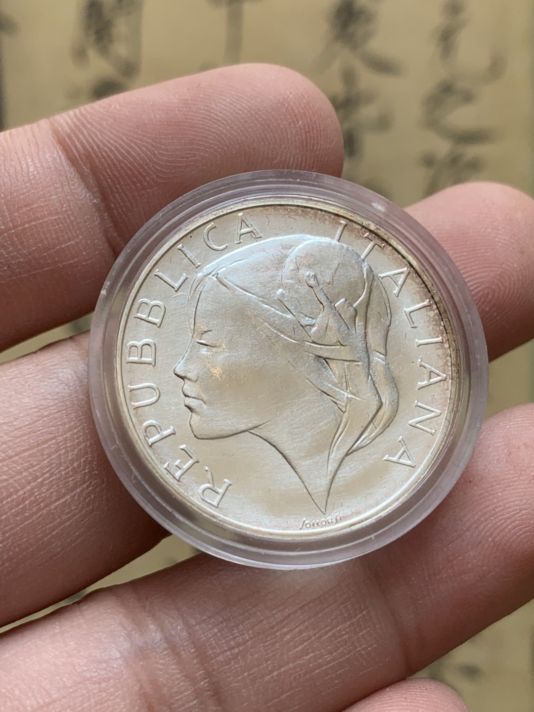 《竞宝斋》第89场-本周日，周一，周四，3场连拍（全场不限金额包邮） 原盒证书 意大利1990年 和平鸽500里拉银币 出厂状态