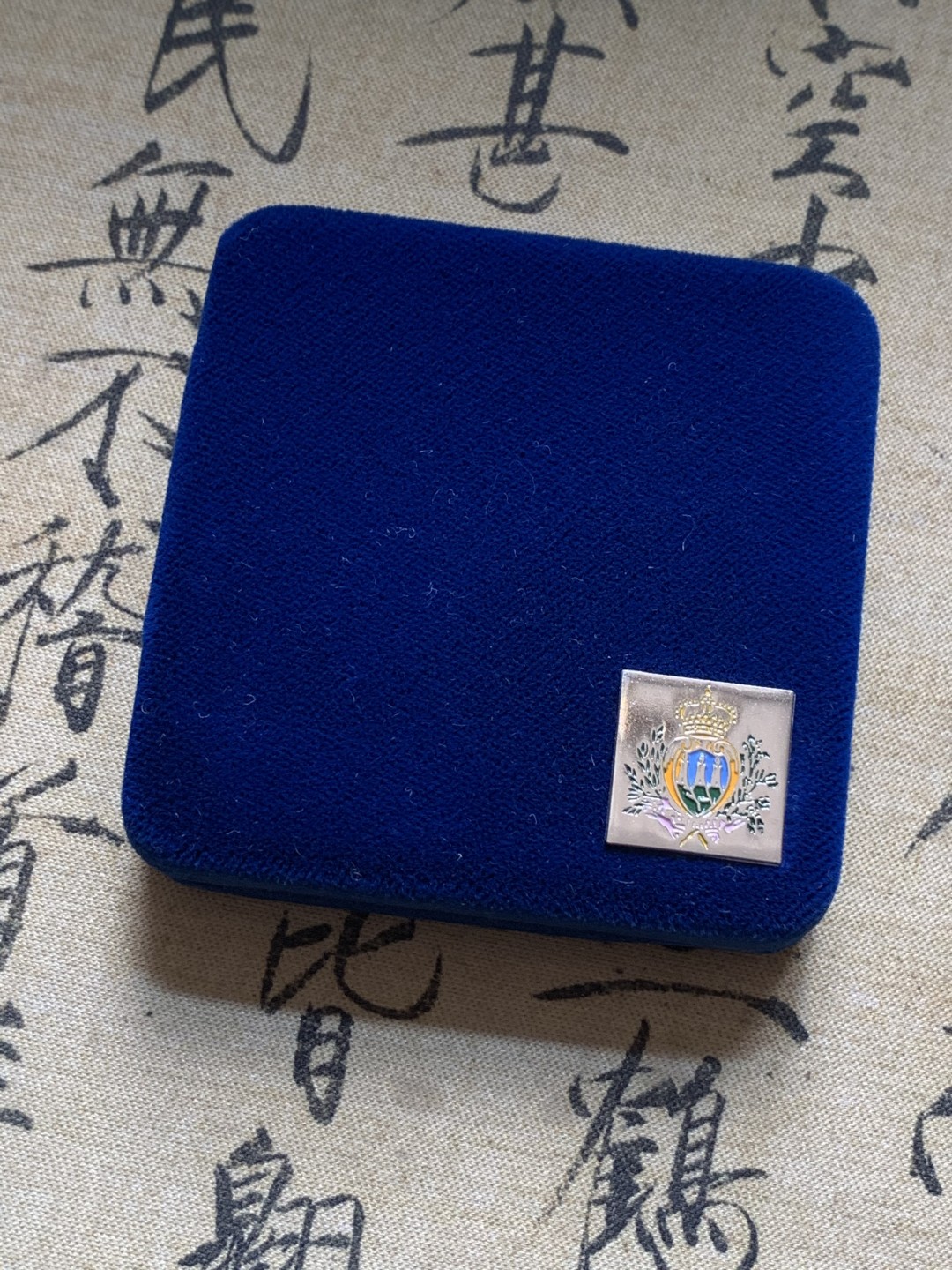 《竞宝斋》第89场-本周日，周一，周四，3场连拍（全场不限金额包邮） 原盒证书 圣马力诺1995年 奥运1000里拉 精制大银币 14.6克 835银