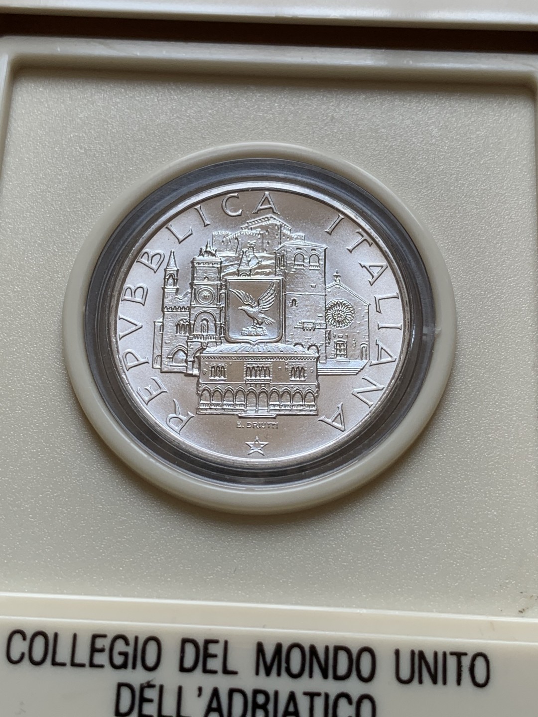 《竞宝斋》第89场-本周日，周一，周四，3场连拍（全场不限金额包邮） 原意大利1985年 双地球 500里拉银币