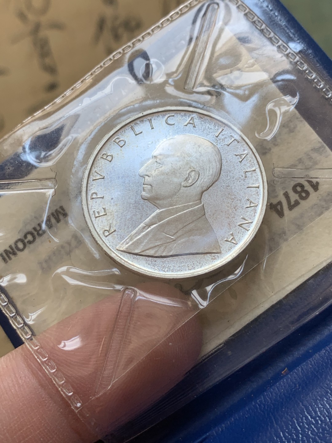 《竞宝斋》第89场-本周日，周一，周四，3场连拍（全场不限金额包邮） 原装证书 意大利1974年 地图500里拉银币 原包装少见