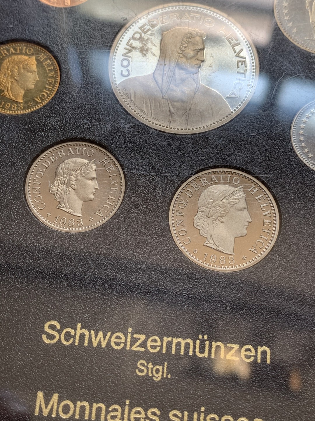 《竞宝斋》第89场-本周日，周一，周四，3场连拍（全场不限金额包邮） 瑞士1983年8枚套精制套币  黑色