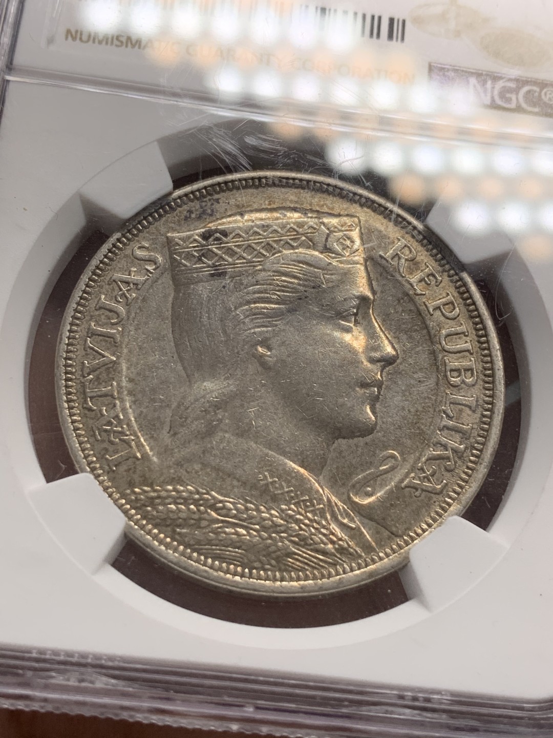 《竞宝斋》第89场-本周日，周一，周四，3场连拍（全场不限金额包邮） NGC-AUD  拉脱维亚 1931年 5拉特银币 