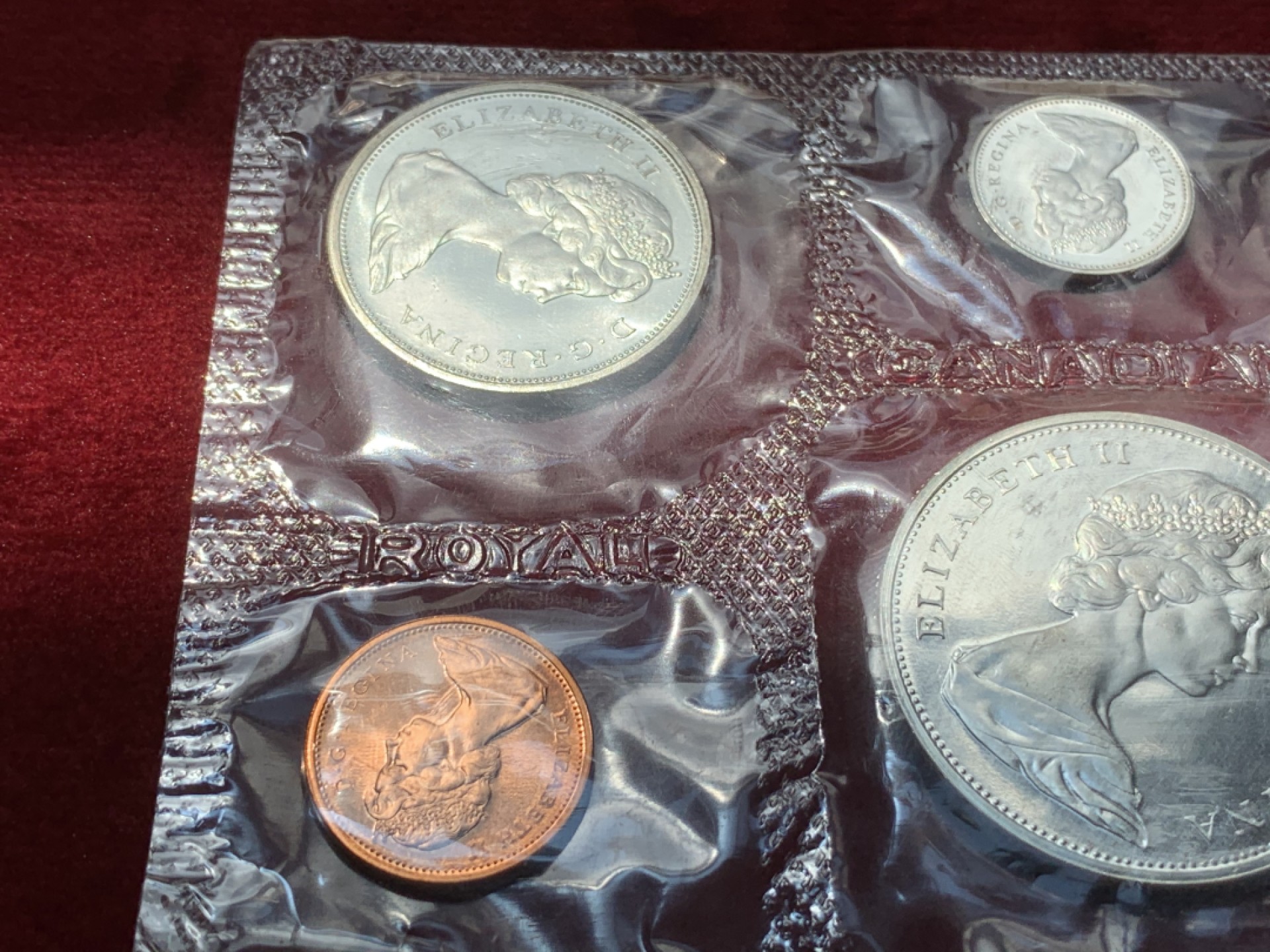 《竞宝斋》第89场-本周日，周一，周四，3场连拍（全场不限金额包邮） 原封装 加拿大1965年 六枚套 其中4枚银币