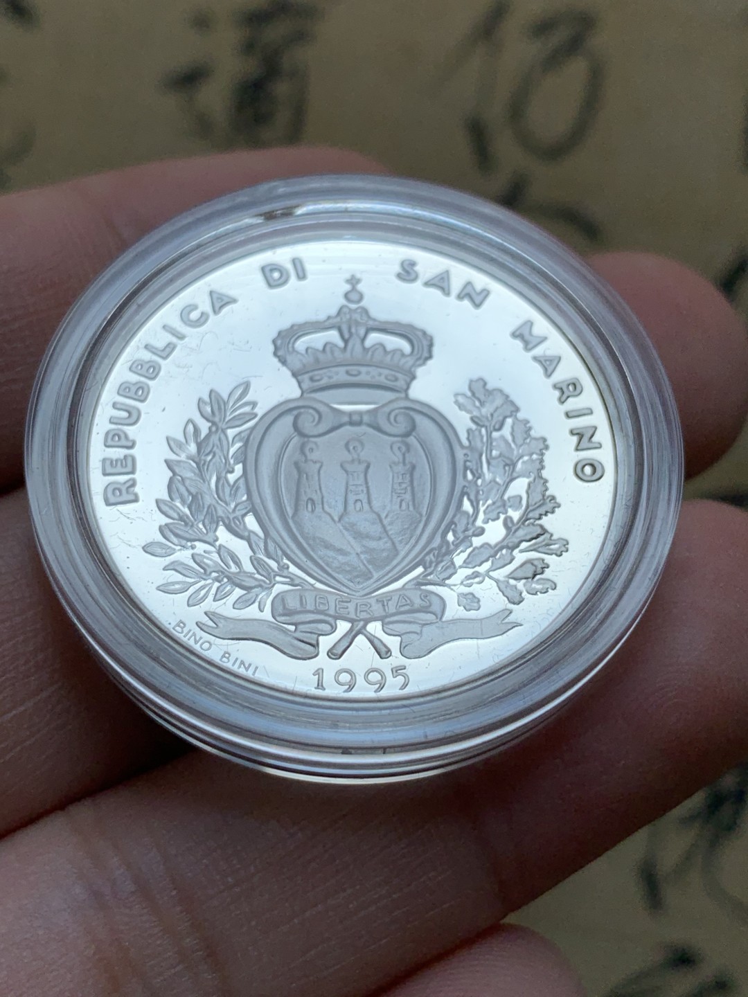 《竞宝斋》第89场-本周日，周一，周四，3场连拍（全场不限金额包邮） 原盒证书 圣马力诺1995年 奥运1000里拉 精制大银币 14.6克 835银