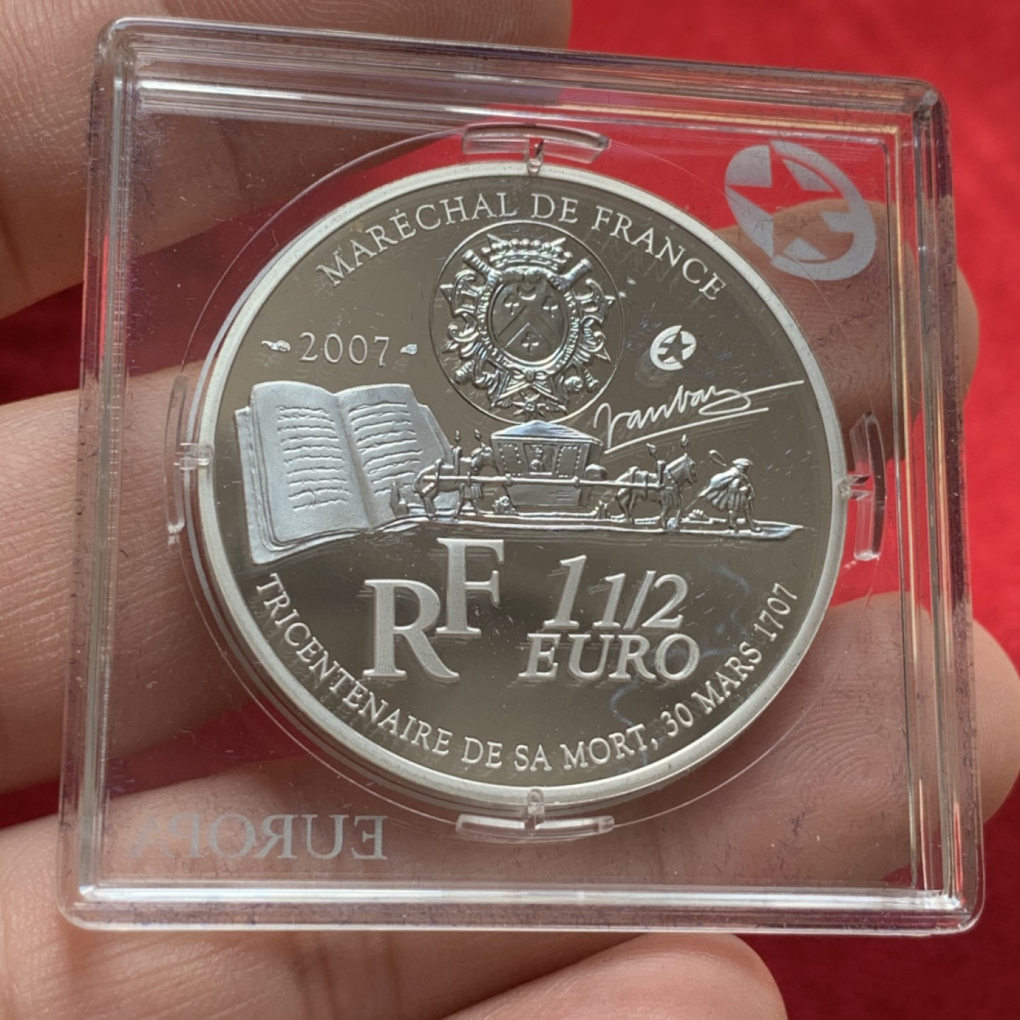 《竞宝斋》第89场-本周日，周一，周四，3场连拍（全场不限金额包邮） 法国 2007年 沃邦的牧师 1½ 欧元 精制大银币 22.2克 900银