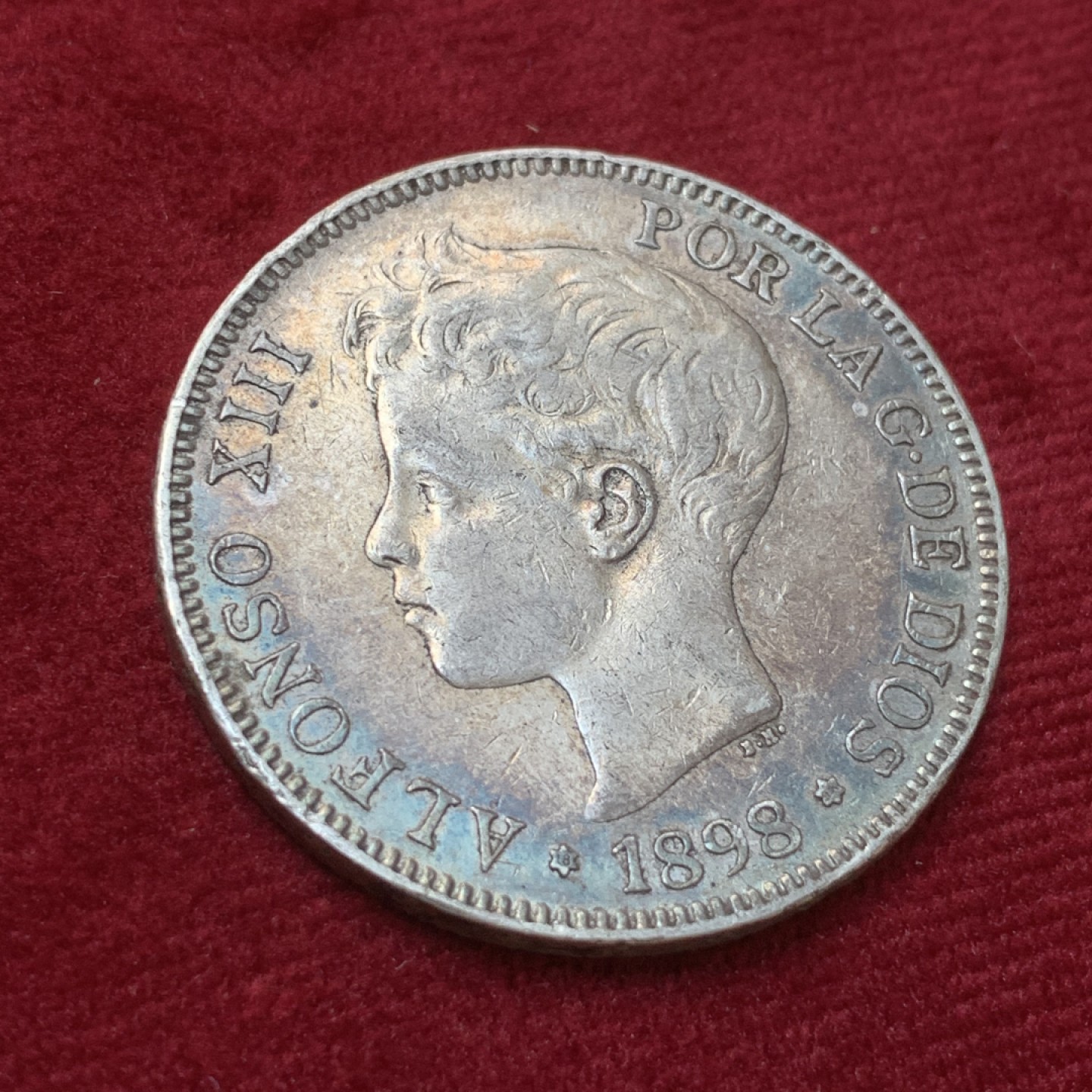 《竞宝斋》第89场-本周日，周一，周四，3场连拍（全场不限金额包邮） 西班牙1898年 阿方索十三世 双柱大银币 五彩包浆 非常漂亮