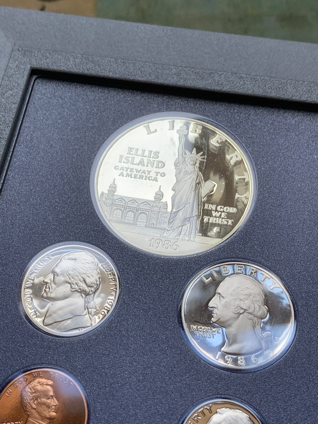 《竞宝斋》第89场-本周日，周一，周四，3场连拍（全场不限金额包邮） 原盒证书美国1986年自由女神像精制套币