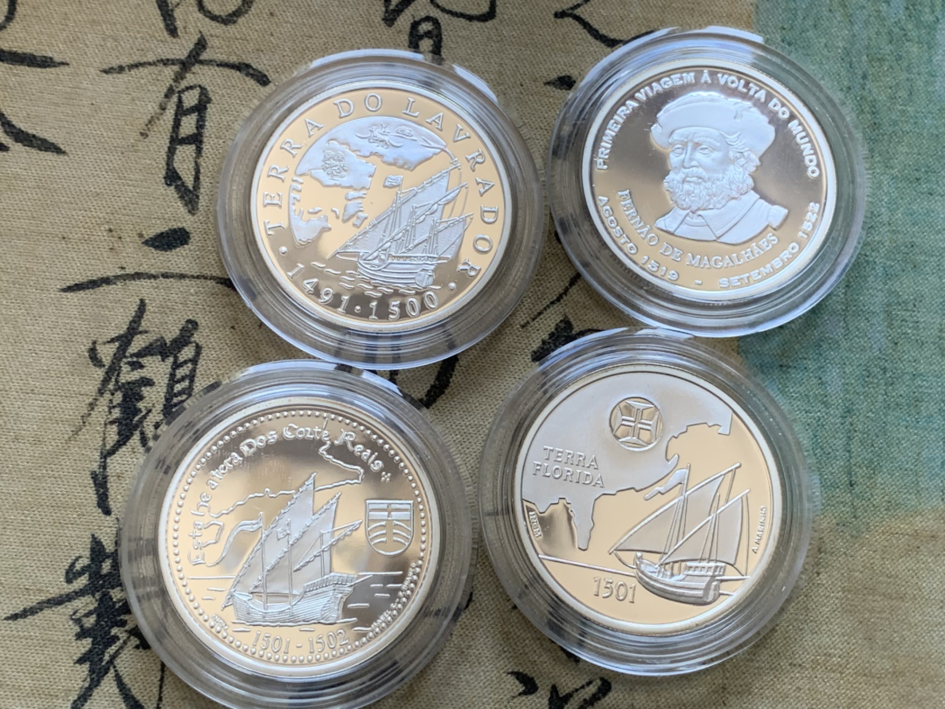 《竞宝斋》第89场-本周日，周一，周四，3场连拍（全场不限金额包邮） 原盒证书 葡萄牙2000年 大帆船系列 200埃斯库多精制大银币 单枚26.5克 925银 非常漂亮