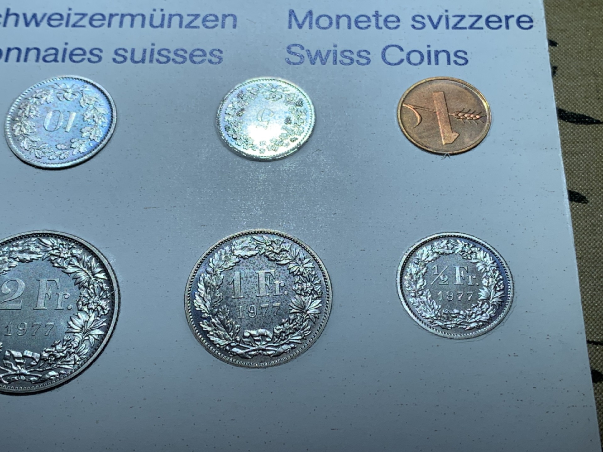 《竞宝斋》第89场-本周日，周一，周四，3场连拍（全场不限金额包邮） 瑞士1977年8枚套精制套币  白色