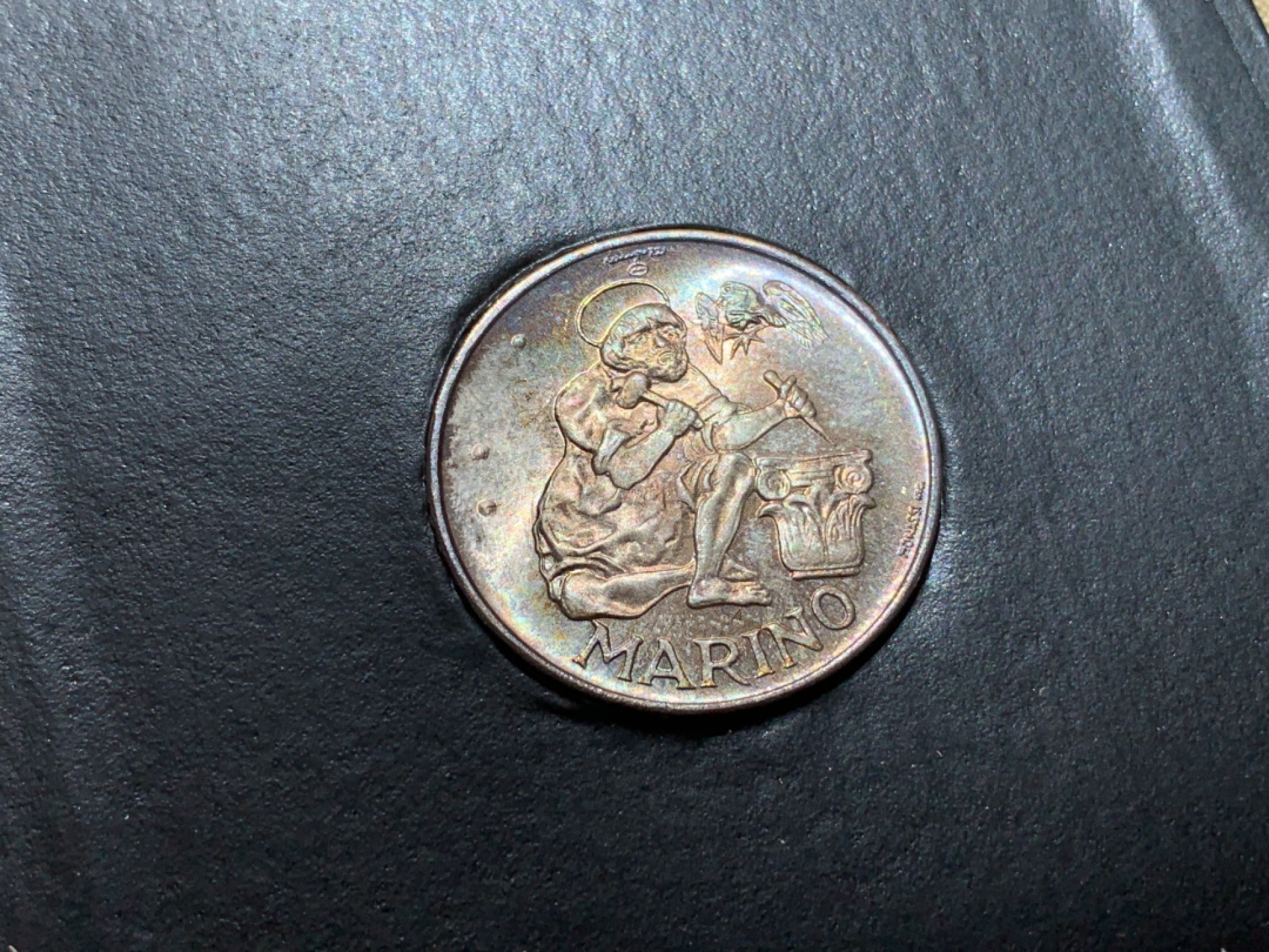 《竞宝斋》第89场-本周日，周一，周四，3场连拍（全场不限金额包邮） 卡装 圣马力诺1975 纪念钱币学机构成立 500里拉银币