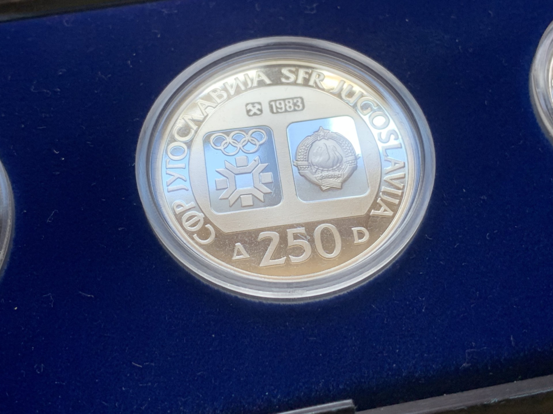 《竞宝斋》第89场-本周日，周一，周四，3场连拍（全场不限金额包邮） 原盒证书南斯拉夫 1984年 冬奥纪念 100/250/500第纳尔 精致银币925银 13g/17g/23g