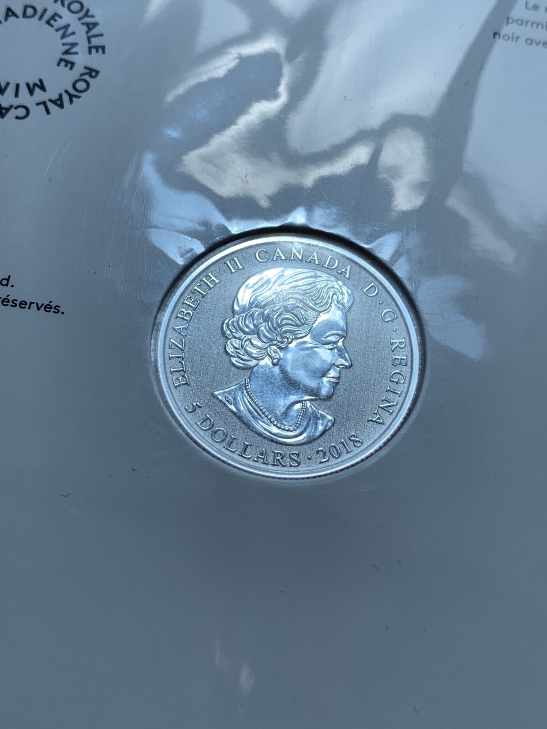 《竞宝斋》第89场-本周日，周一，周四，3场连拍（全场不限金额包邮） 礼品装 加拿大2018年 大红枫叶彩色银币 8克 999纯银