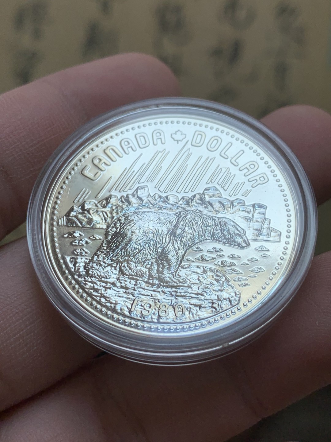 《竞宝斋》第89场-本周日，周一，周四，3场连拍（全场不限金额包邮） 原盒证书加拿大1980 年精制一元    