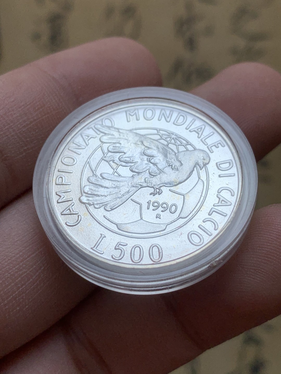 《竞宝斋》第89场-本周日，周一，周四，3场连拍（全场不限金额包邮） 原盒证书 意大利1990年 和平鸽500里拉银币 出厂状态