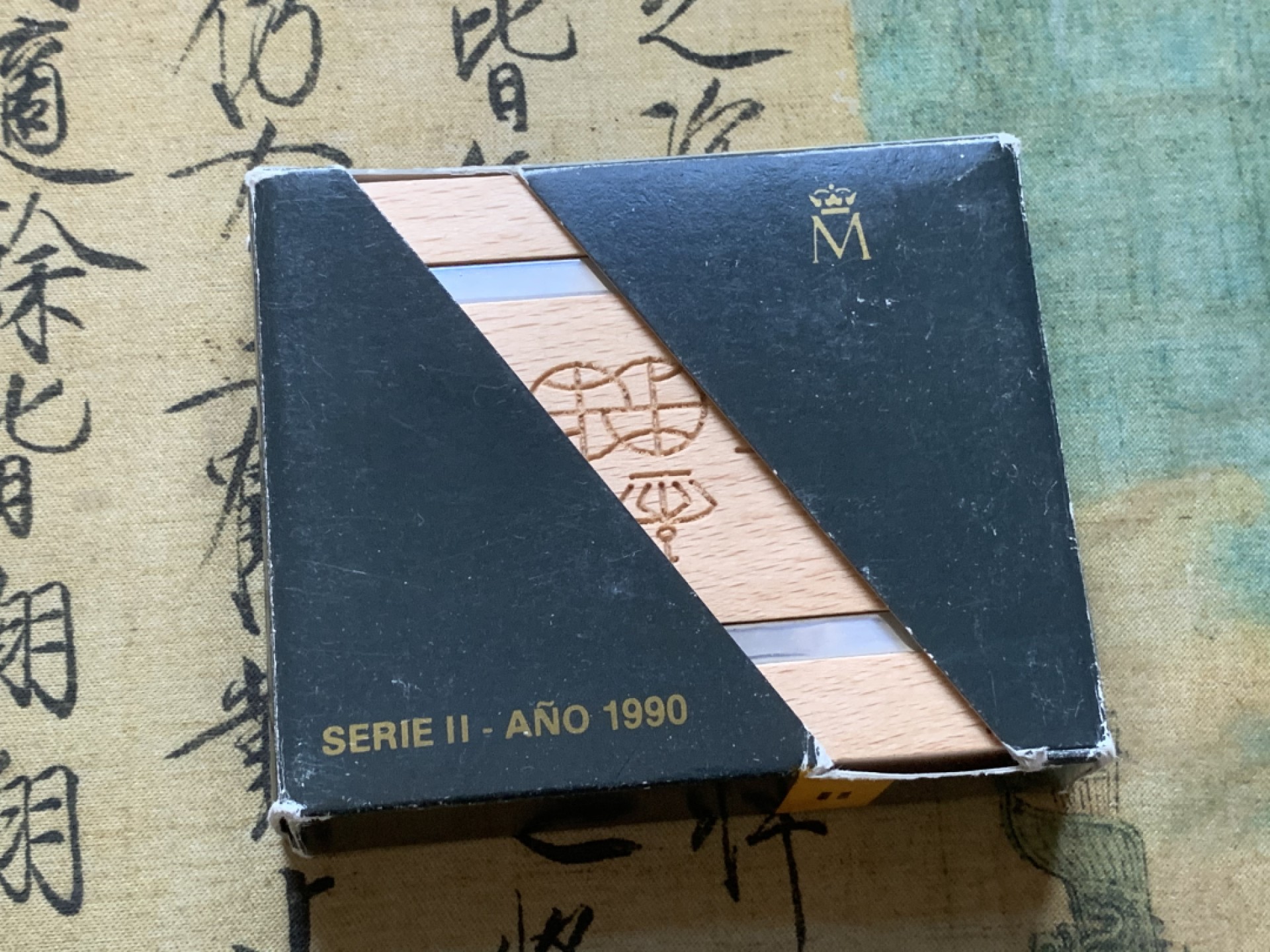 《竞宝斋》第89场-本周日，周一，周四，3场连拍（全场不限金额包邮） 原盒证书西班牙1990年五百周年纪念 5000比塞塔54克精制大银币