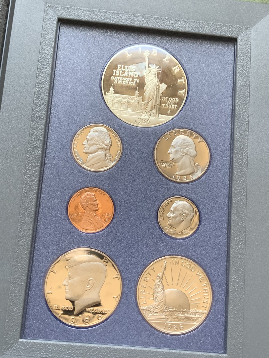 《竞宝斋》第89场-本周日，周一，周四，3场连拍（全场不限金额包邮） 原盒证书美国1986年自由女神像精制套币