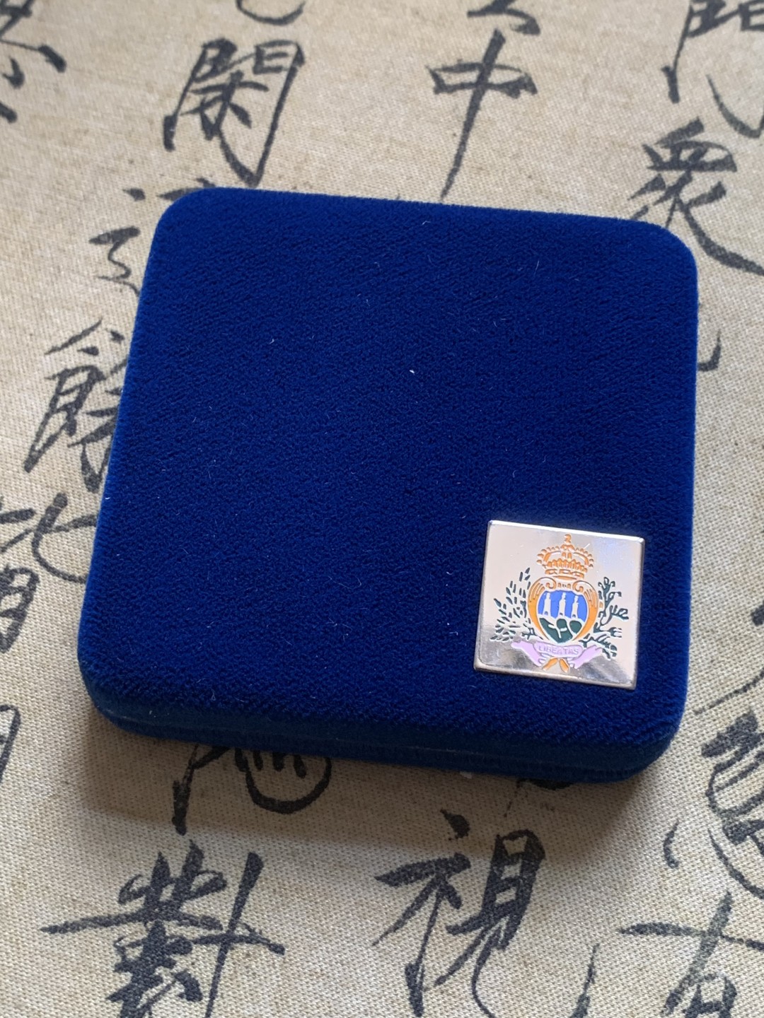 《竞宝斋》第89场-本周日，周一，周四，3场连拍（全场不限金额包邮） 圣马力诺2000年 米开朗基罗画作系列 10000里拉精制大银币 22克 835银