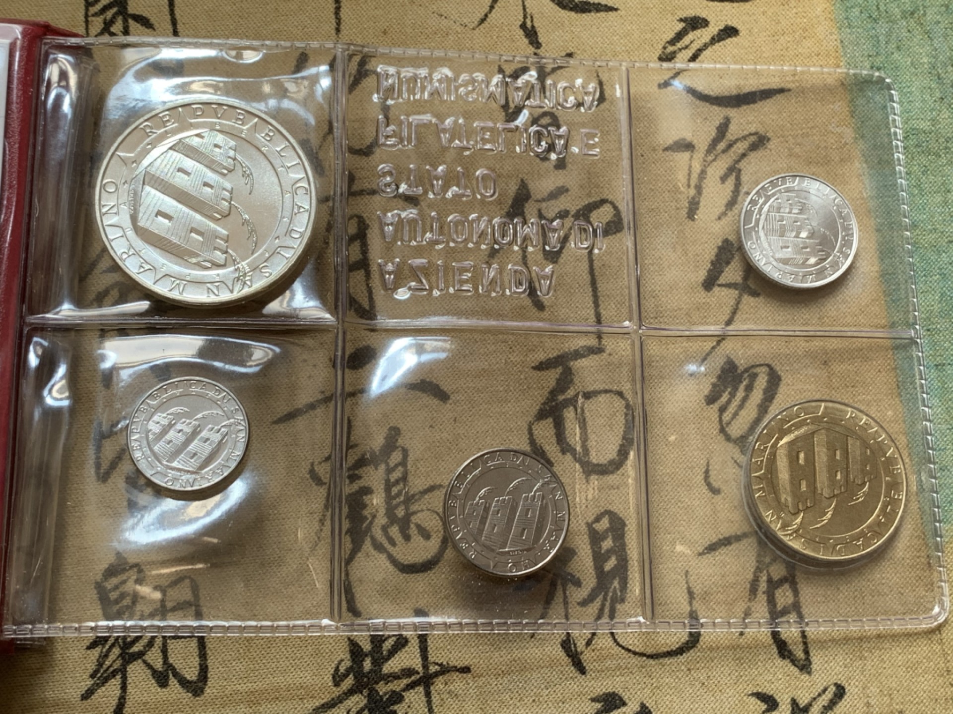 《竞宝斋》第89场-本周日，周一，周四，3场连拍（全场不限金额包邮） 圣马力诺1992年 哥伦布大航海系列 十枚套 其中最大枚1000里拉是银币