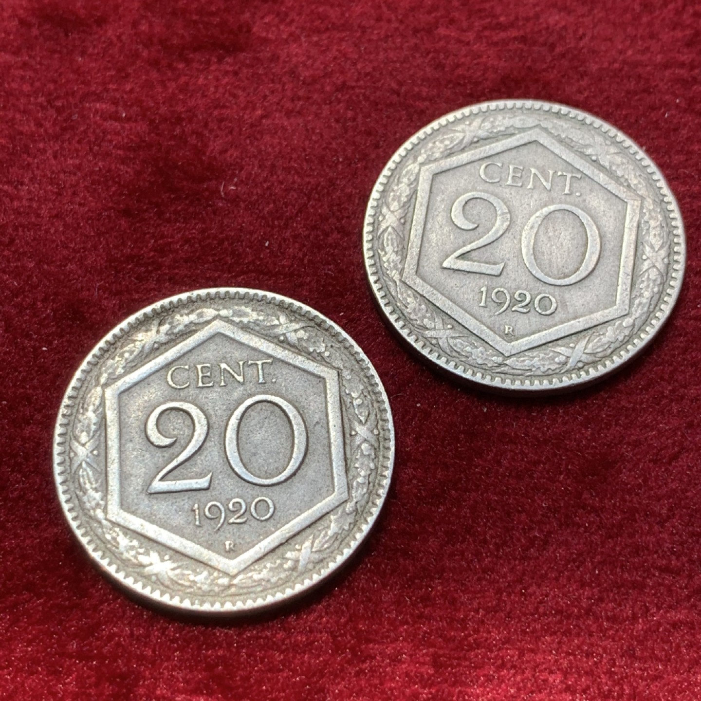 《竞宝斋》第89场-本周日，周一，周四，3场连拍（全场不限金额包邮） 2枚一起  意大利 1920 年 20分硬币 书价高