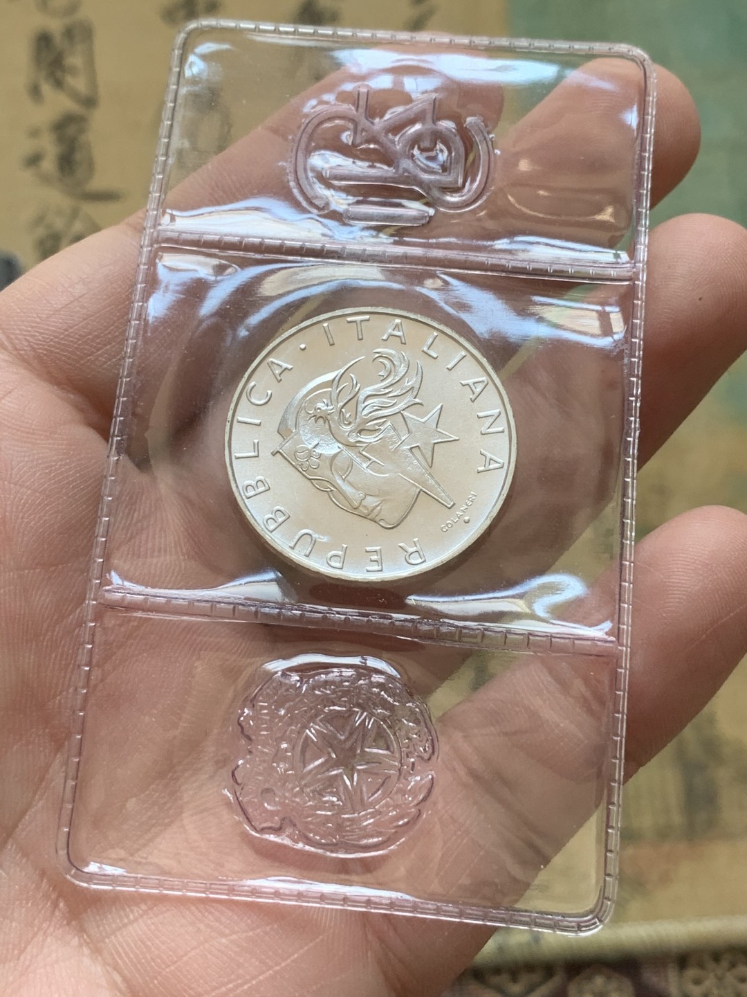 《竞宝斋》第89场-本周日，周一，周四，3场连拍（全场不限金额包邮） 原包装带证书 意大利1988年 纪念首尔奥运 500里拉银币 欧洲币带五星很少见的设计