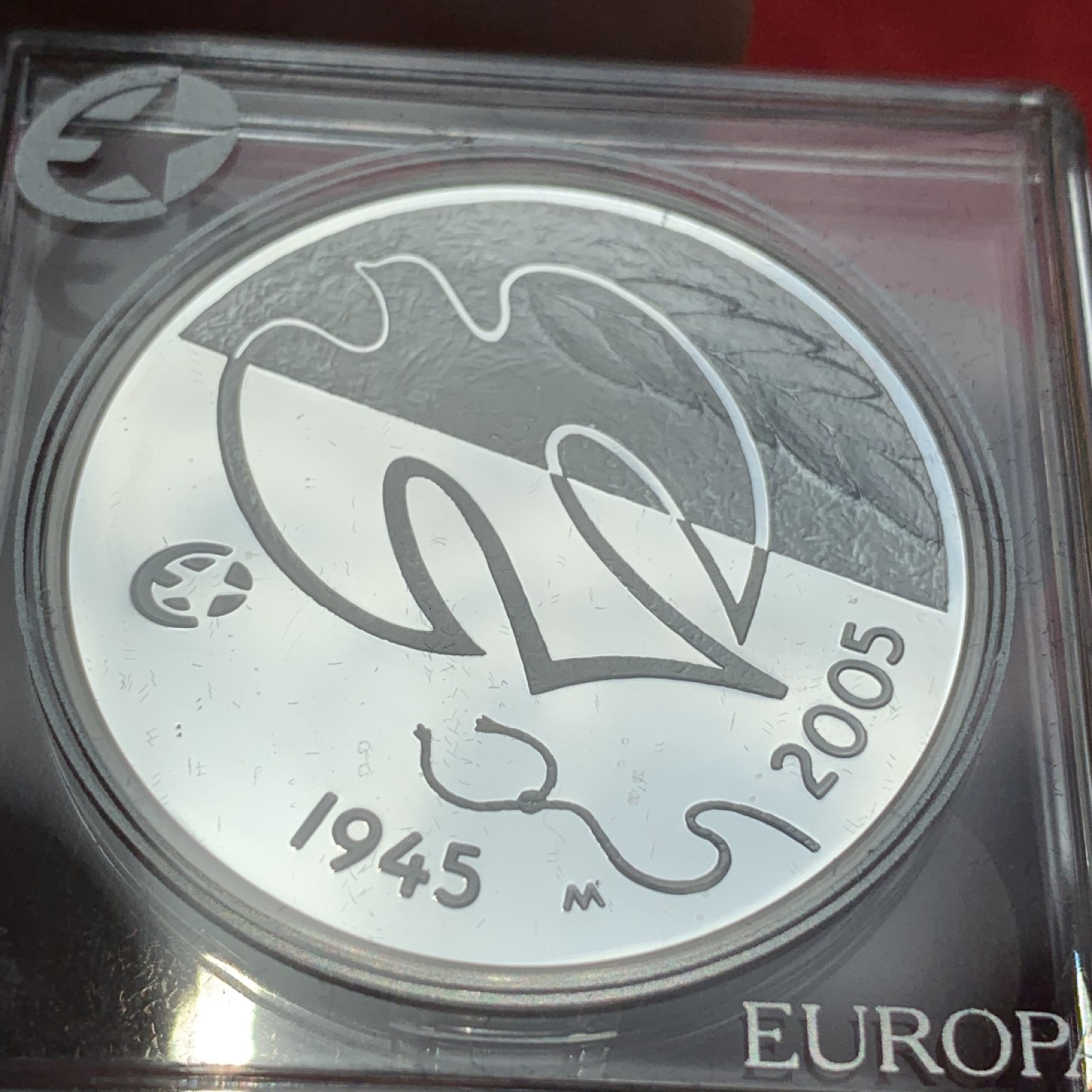 《竞宝斋》第89场-本周日，周一，周四，3场连拍（全场不限金额包邮） 芬兰 2005年 和平鸽 10欧元 精制大银币 25.5克 925银