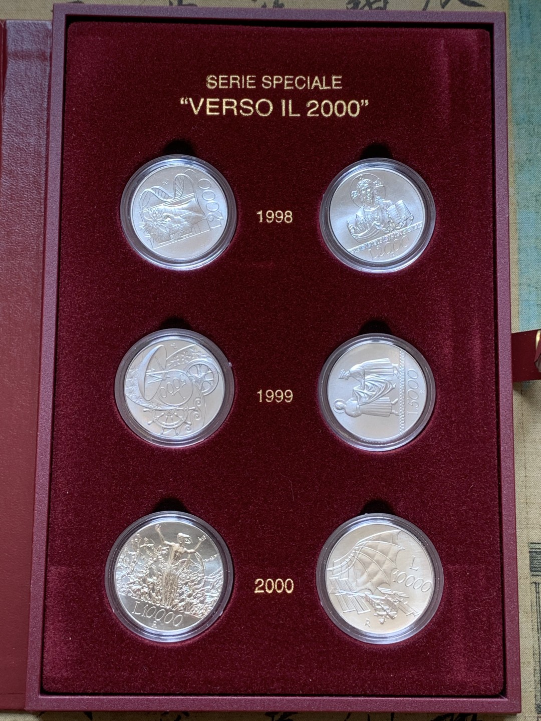 《竞宝斋》第89场-本周日，周一，周四，3场连拍（全场不限金额包邮） 原盒证书 意大利1998-2000年 千禧年六枚装 2000/5000/10000里拉 银币 完美品