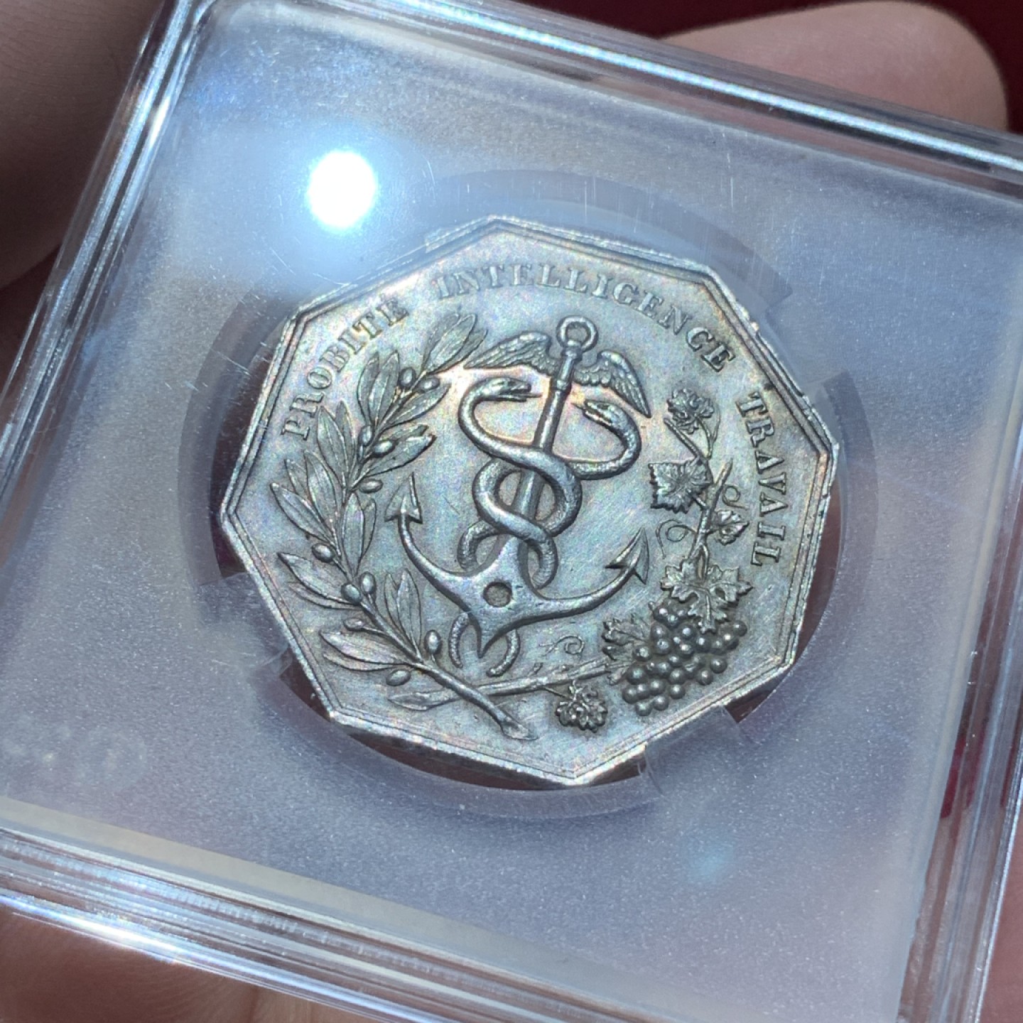 《竞宝斋》第89场-本周日，周一，周四，3场连拍（全场不限金额包邮） 1837年 法国 蒙彼利埃 商会八角银制代币 重量：17.7g 边铭：蜜蜂银标