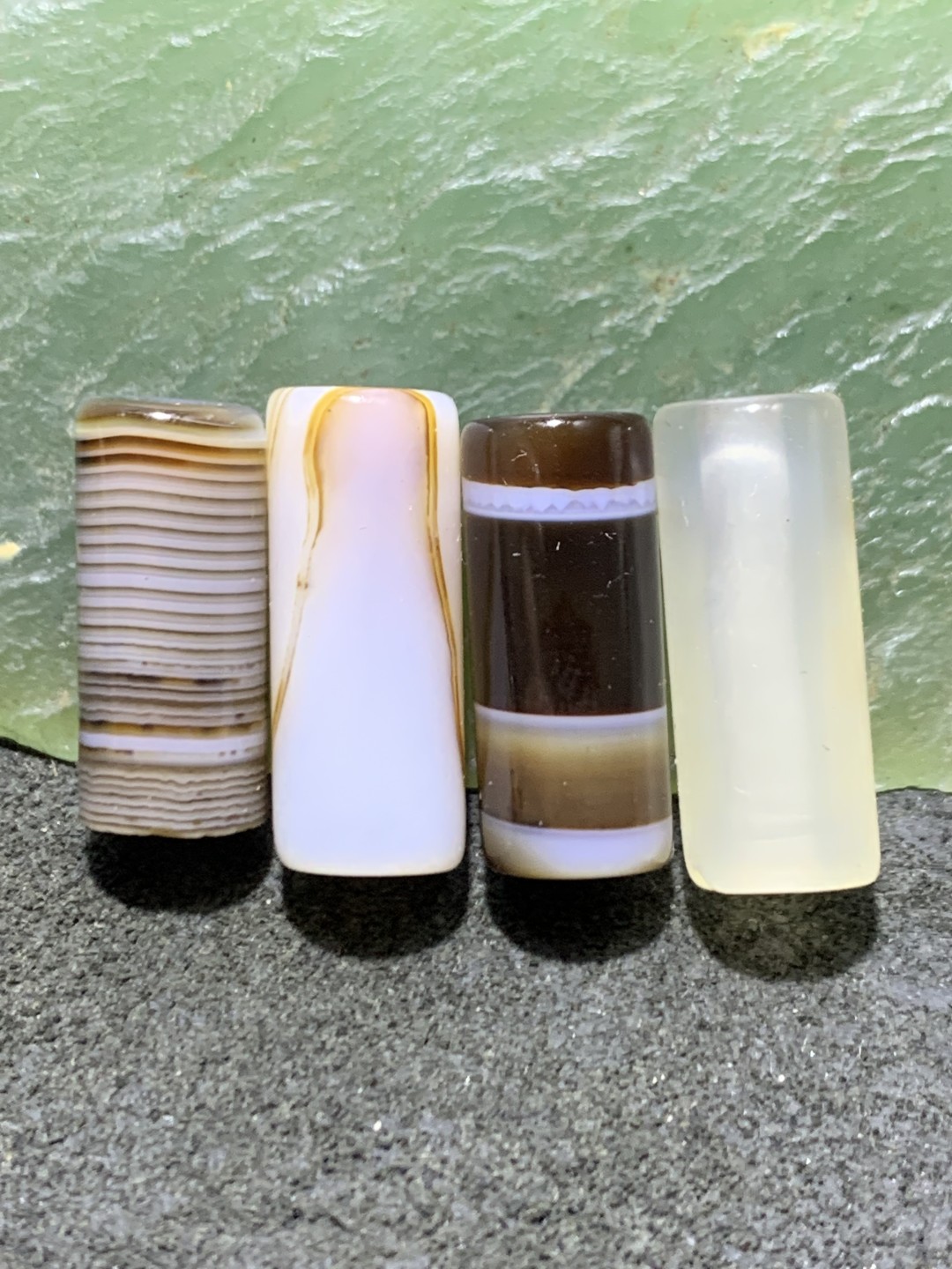 通货千层纹缠丝玛瑙直桶，桶珠一组
