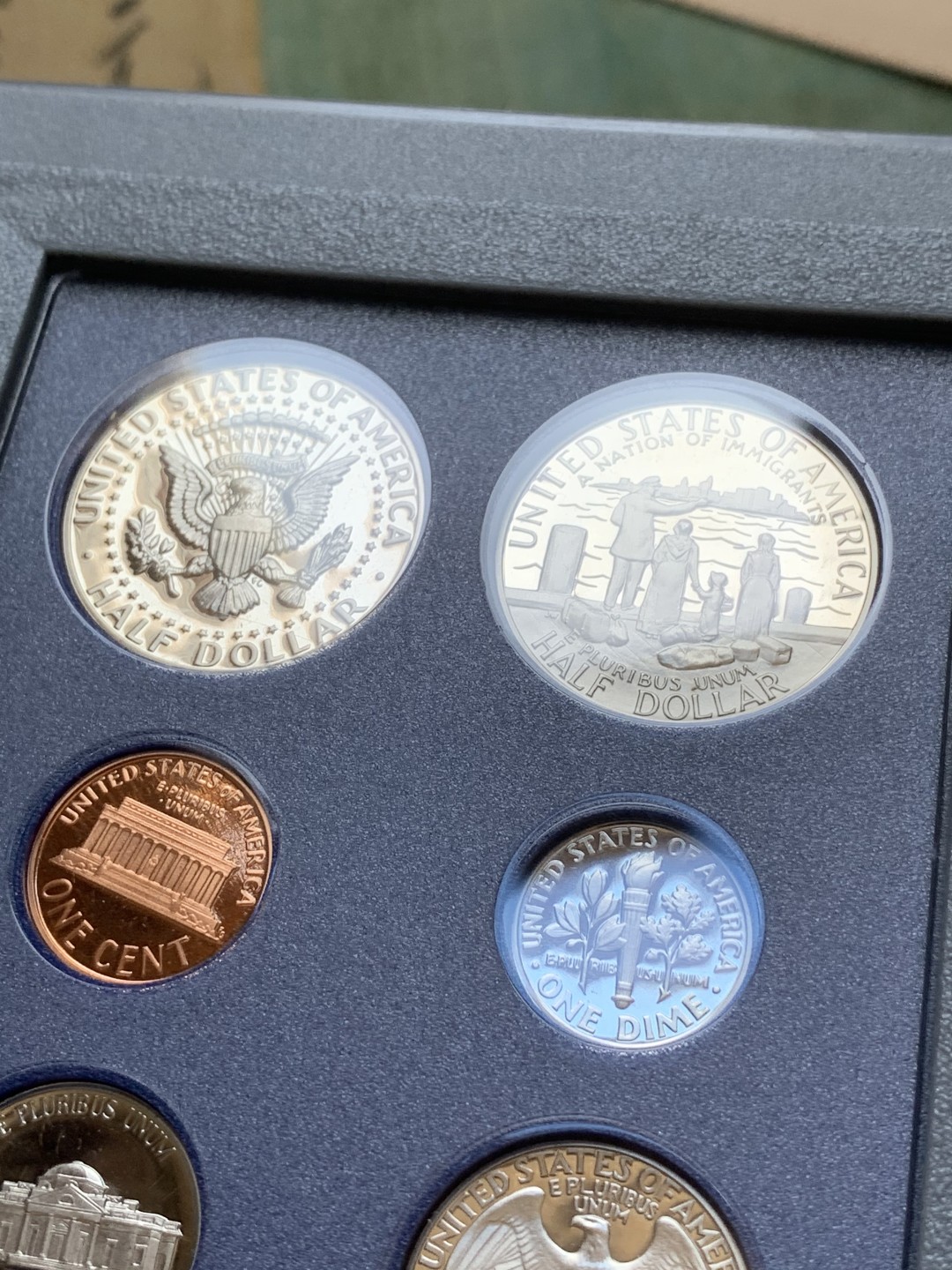 《竞宝斋》第89场-本周日，周一，周四，3场连拍（全场不限金额包邮） 原盒证书美国1986年自由女神像精制套币