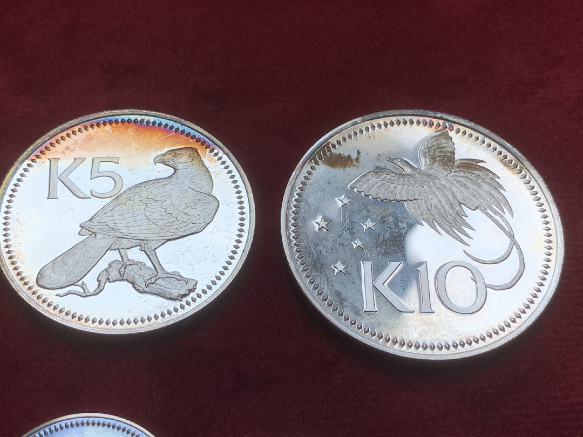 《竞宝斋》第89场-本周日，周一，周四，3场连拍（全场不限金额包邮） 原盒证书 巴布亚新几内亚 1978年 八枚套 精制币 其中最大两枚27.6g和41.6克是银币