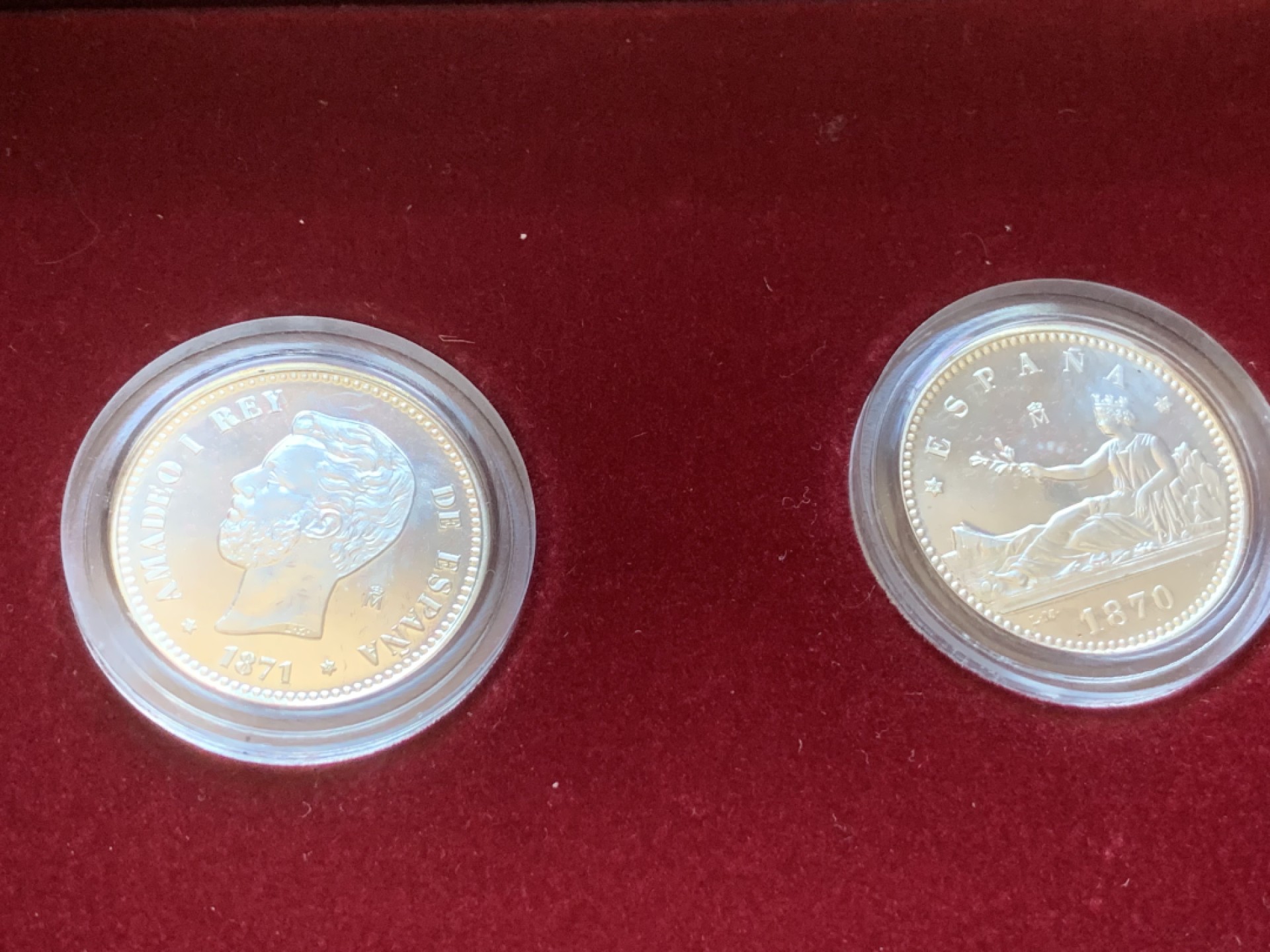 《竞宝斋》第89场-本周日，周一，周四，3场连拍（全场不限金额包邮） 原木盒证书 西班牙 纪念比塞塔货币 银章 一共24枚 925银 其中7枚镀金，总重量550克