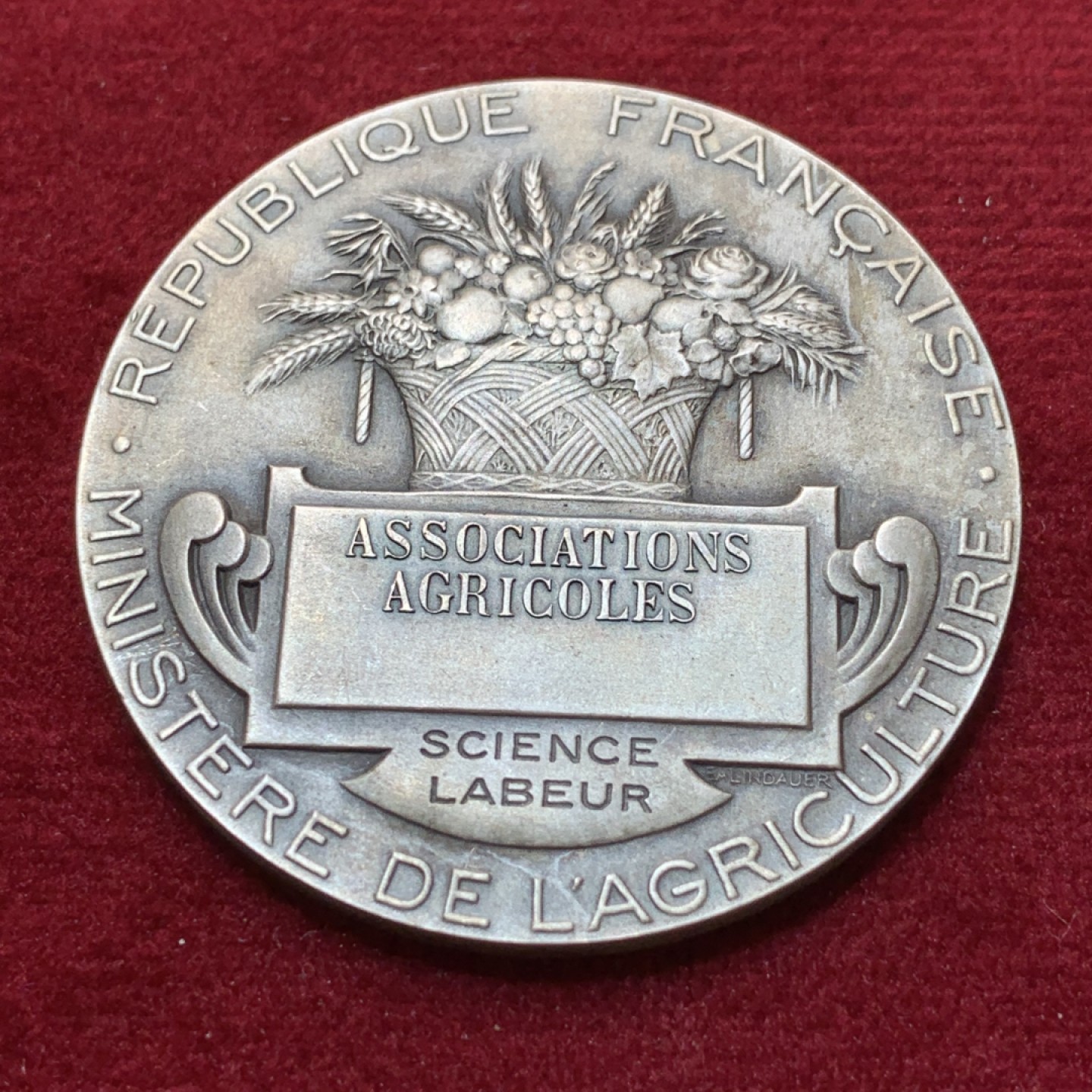 《竞宝斋》第89场-本周日，周一，周四，3场连拍（全场不限金额包邮） 法国 19-20世纪 农业部播种者 银章 41mm直径 36.8克