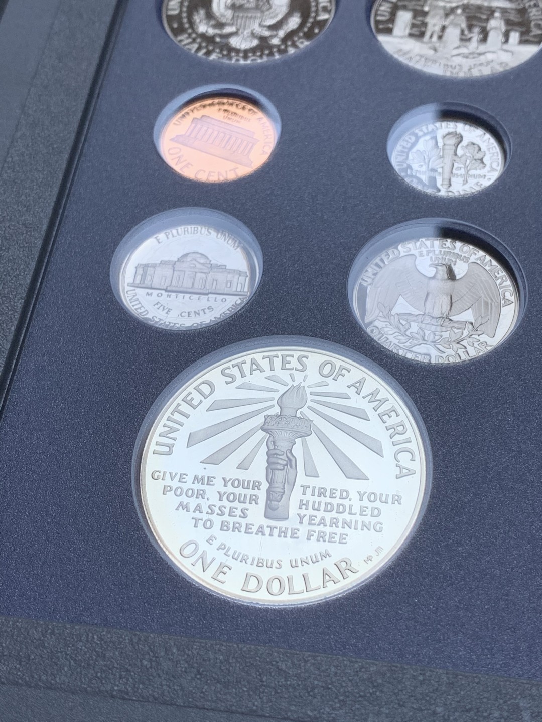 《竞宝斋》第89场-本周日，周一，周四，3场连拍（全场不限金额包邮） 原盒证书美国1986年自由女神像精制套币