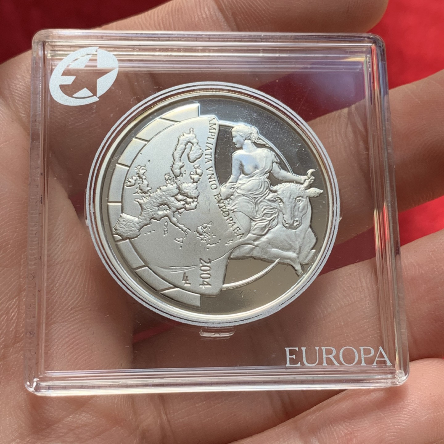 《竞宝斋》第89场-本周日，周一，周四，3场连拍（全场不限金额包邮） 比利时 2004年 扩大欧盟 10欧元 大银币 18.75克 925银