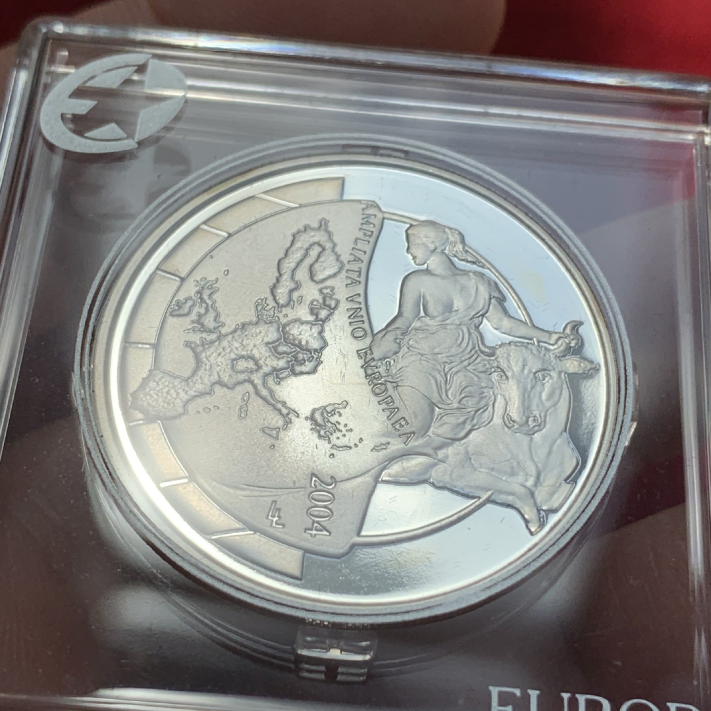 《竞宝斋》第89场-本周日，周一，周四，3场连拍（全场不限金额包邮） 比利时 2004年 扩大欧盟 10欧元 大银币 18.75克 925银