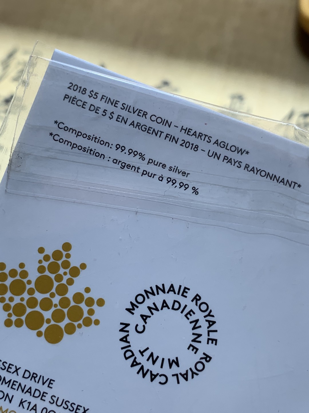 《竞宝斋》第89场-本周日，周一，周四，3场连拍（全场不限金额包邮） 礼品装 加拿大2018年 大红枫叶彩色银币 8克 999纯银