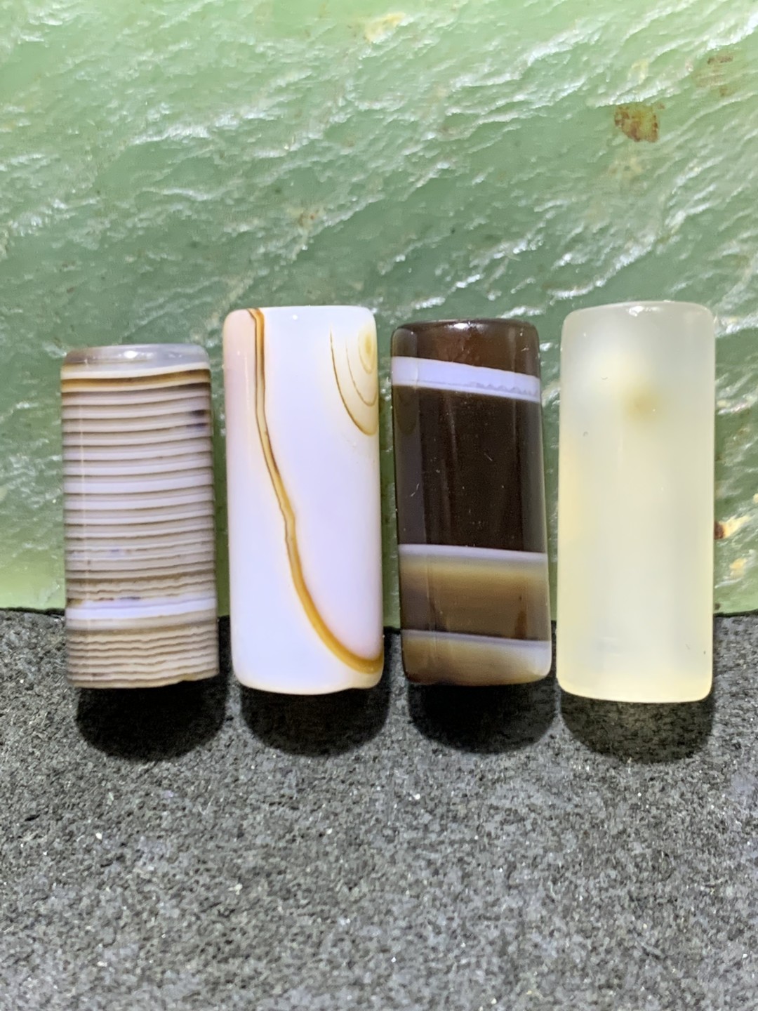 通货千层纹缠丝玛瑙直桶，桶珠一组