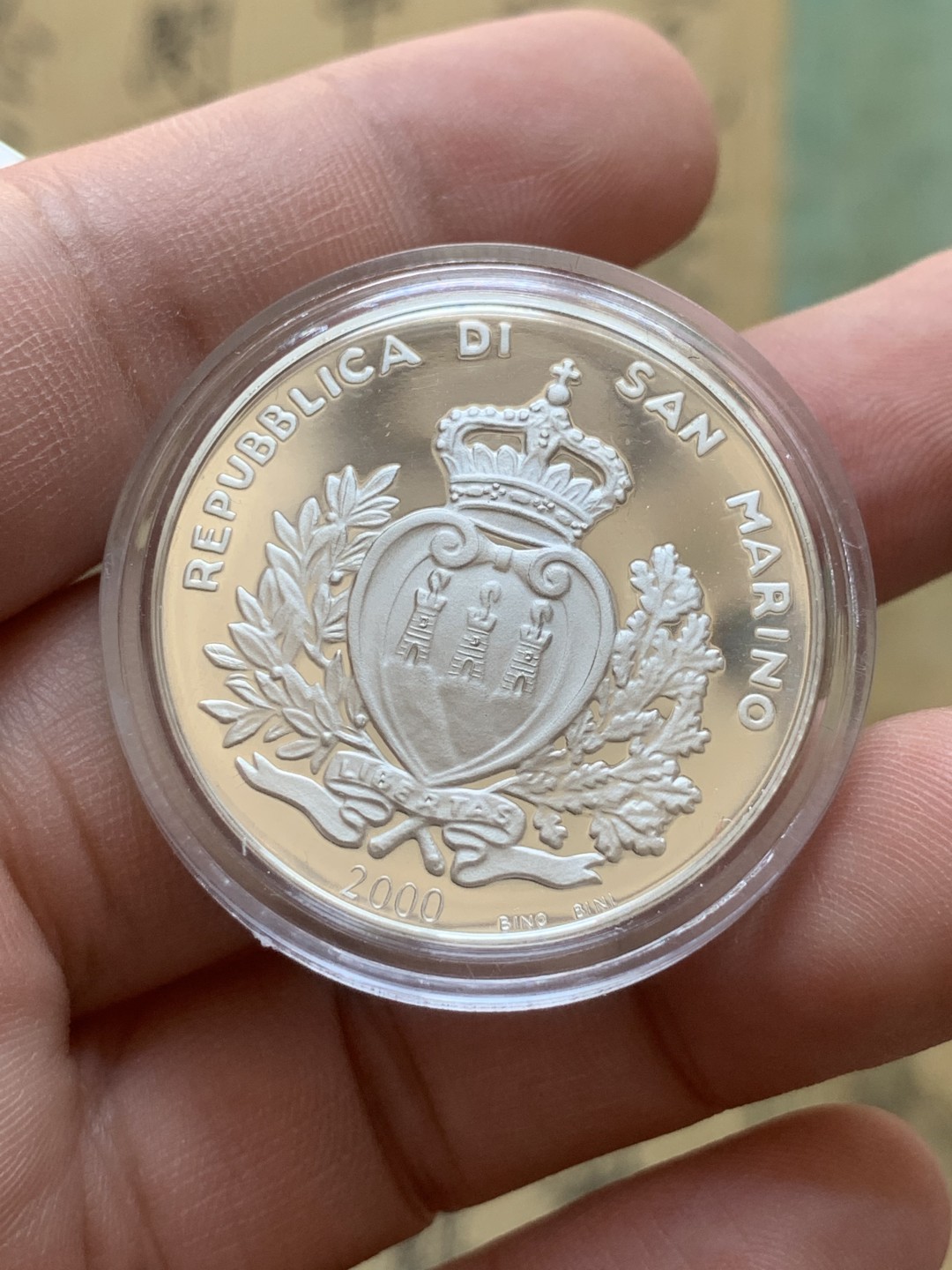 《竞宝斋》第89场-本周日，周一，周四，3场连拍（全场不限金额包邮） 圣马力诺2000年 米开朗基罗画作系列 10000里拉精制大银币 22克 835银