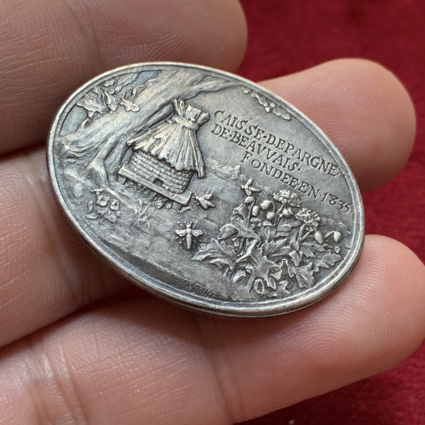 《竞宝斋》第89场-本周日，周一，周四，3场连拍（全场不限金额包邮） 原味好品 法国1835年椭圆形 银章 20克重 正面田园风光 背面城市景观 属实难觅