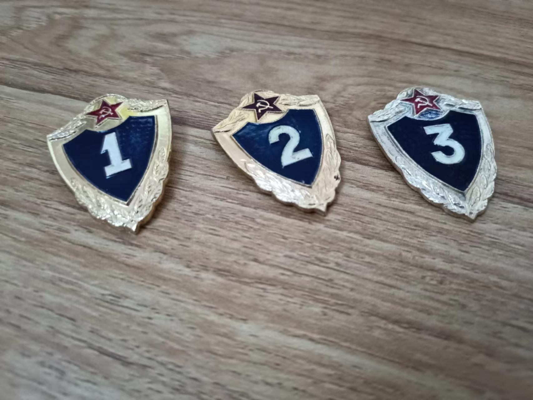 苏联勋章2022年8月拍卖  第五期8月26日-8月29日晚上9点 苏联徽章等级123