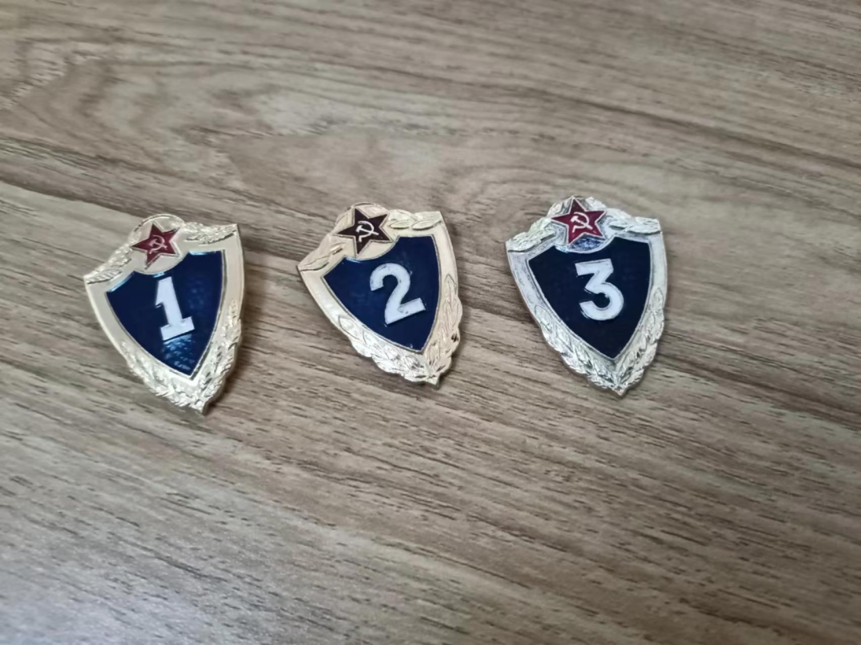 苏联勋章2022年8月拍卖  第五期8月26日-8月29日晚上9点 苏联徽章等级123