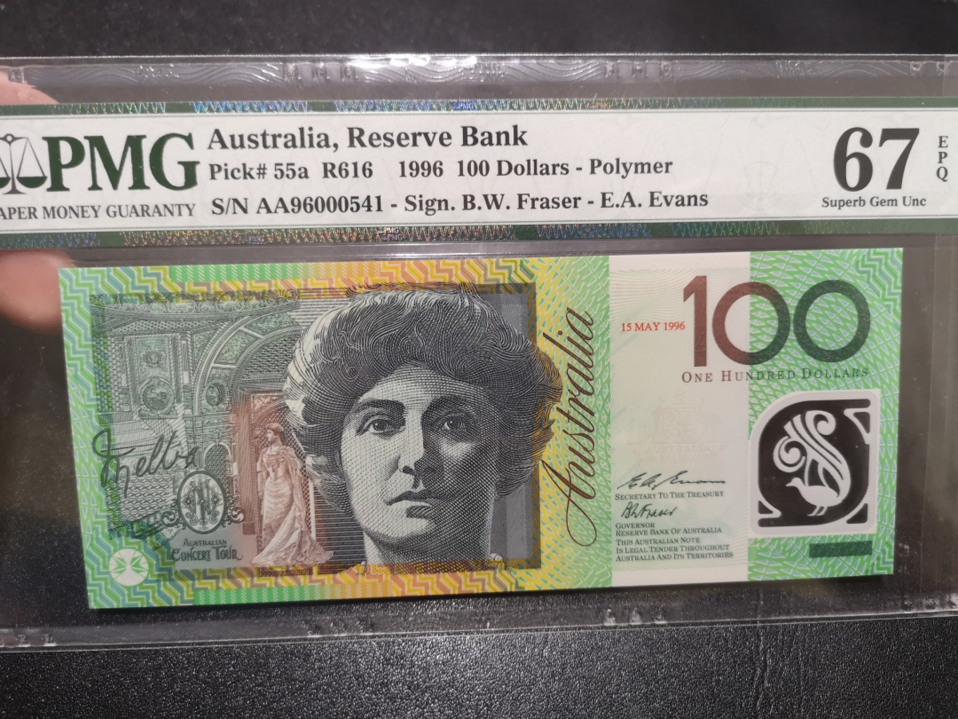《外钞收藏家》第一百九十八期 1996年澳大利亚100元 PMG67 AA冠 百位号 跟下面那张同号