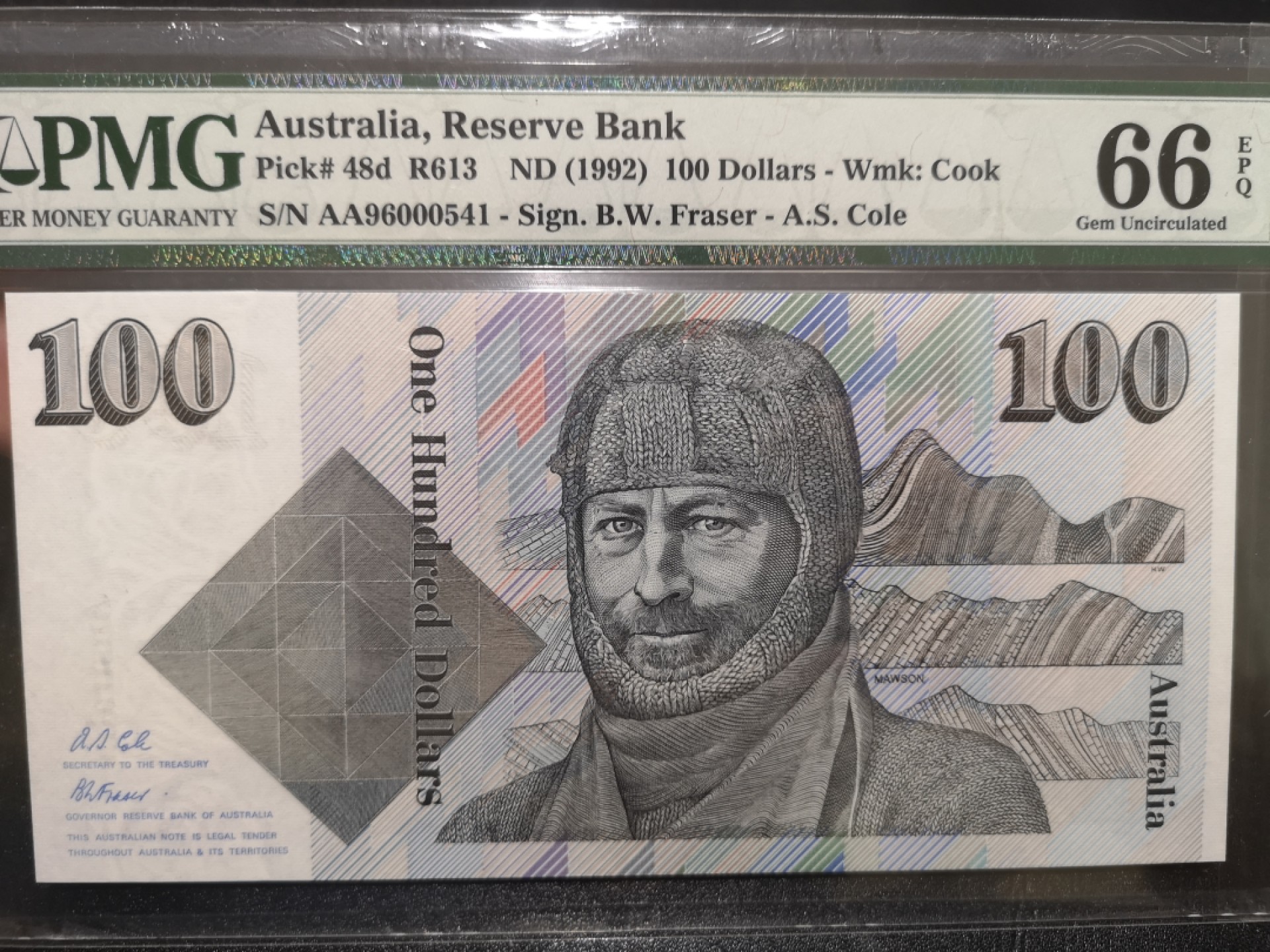 《外钞收藏家》第一百九十八期 1992年澳大利亚100元 PMG66高分 毛线帽 AA冠 百位号 跟上面那张同号
