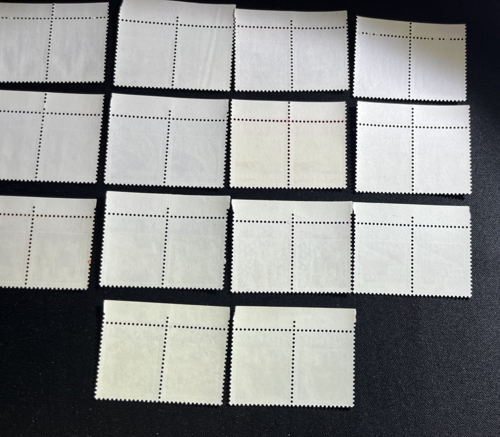 洪涛臻品 精选邮票限时拍卖第十期 普18新全  2连带边  1分半，60分各一枚压痕见图，其他全品。1分半，10分，20分带梅花标。版撕小票，经典普票，收藏必备，注意捡漏